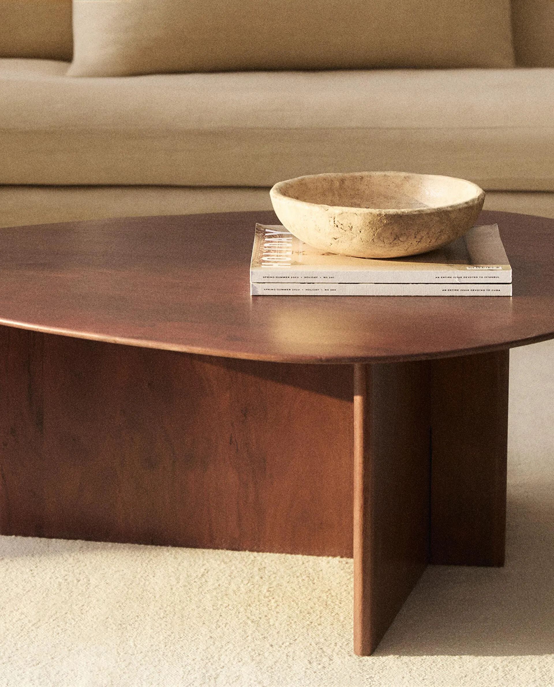 IRREGULAR ACACIA CENTRE COFFEE TABLE