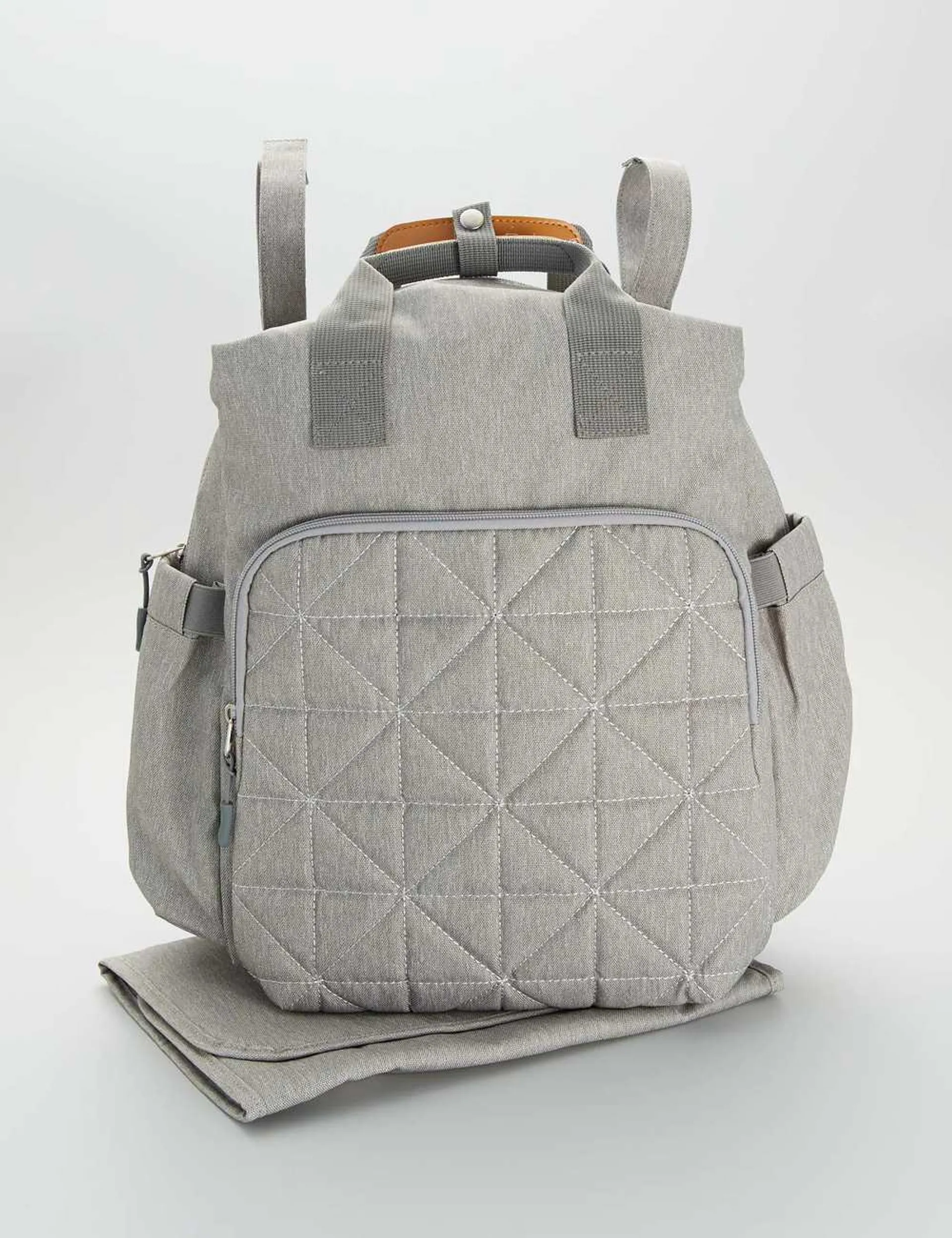Baby-changing backpack