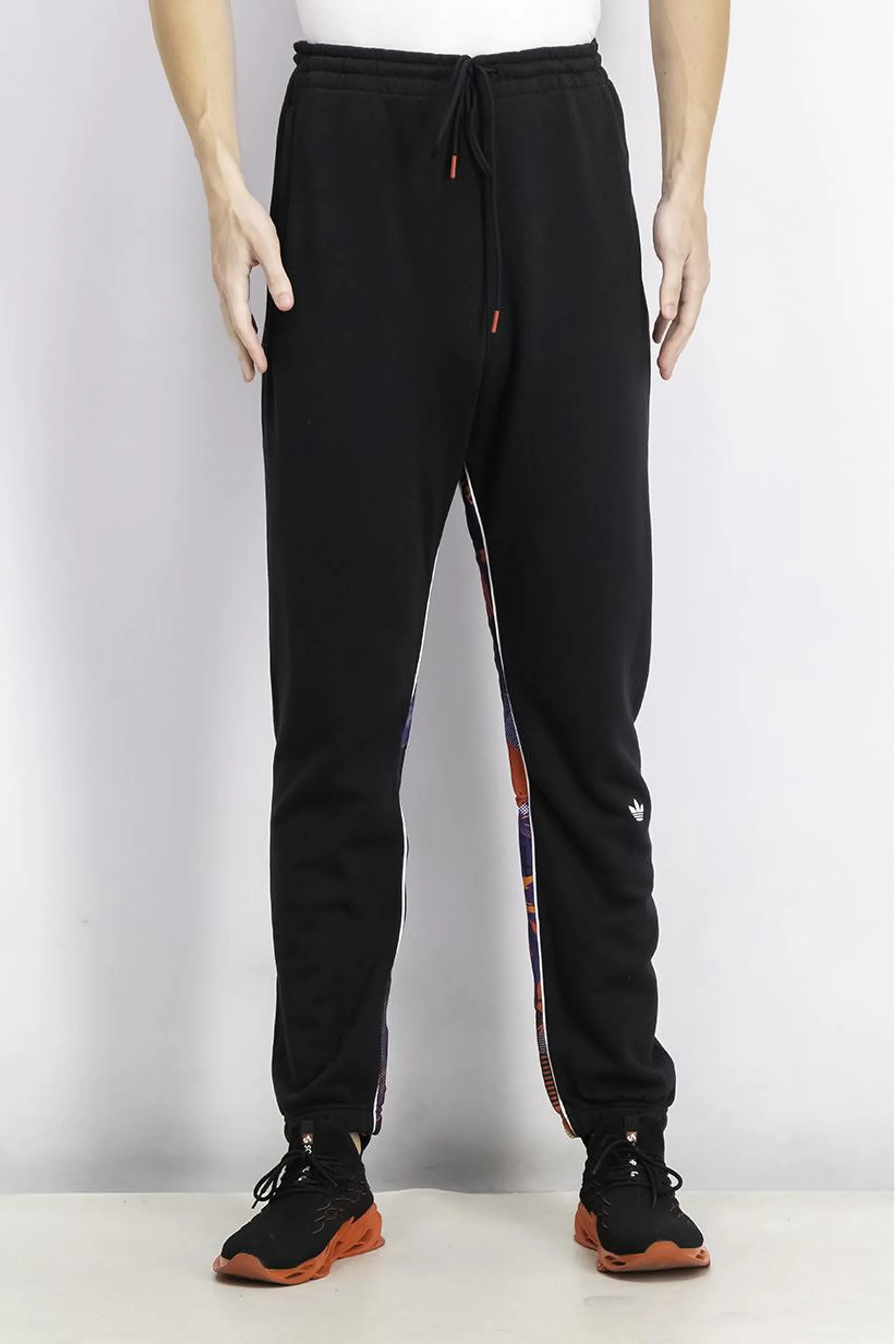 Men Sportswear Fit Embroidered Logo Training Sweatpants, Black