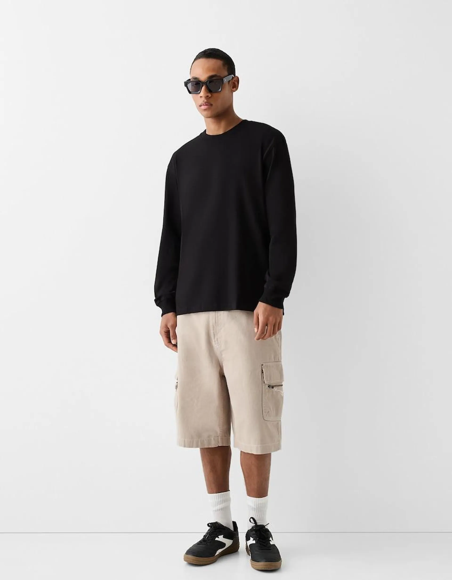 Baggy cargo Bermuda shorts