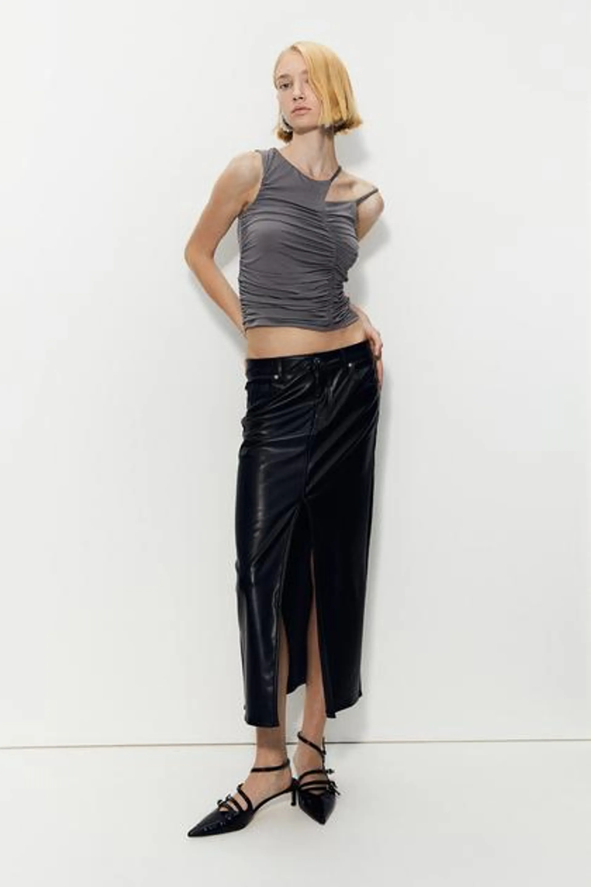 Gathered asymmetric top