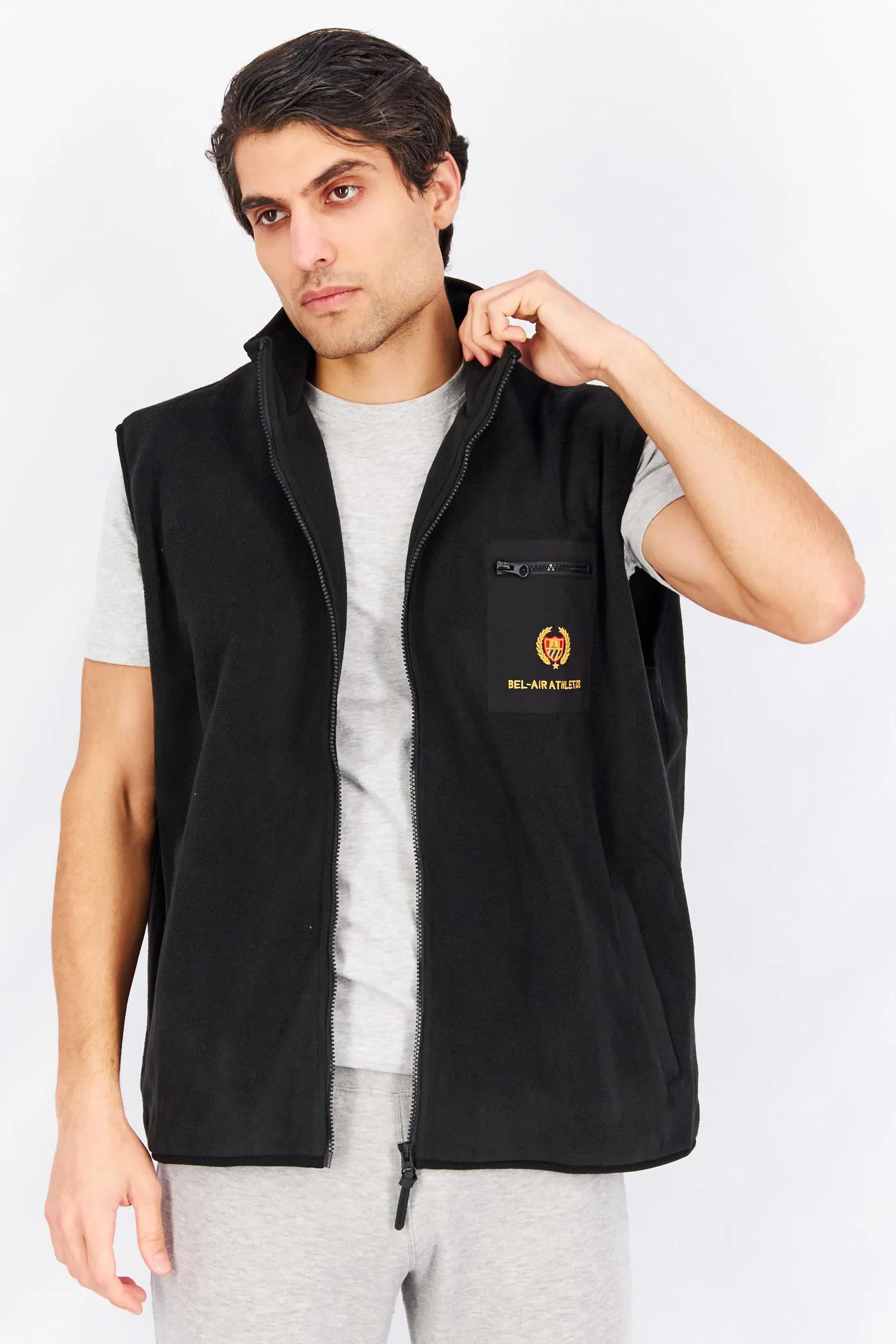 Men Sportswear Fit Sleeveless Outdoor Vest, Black
