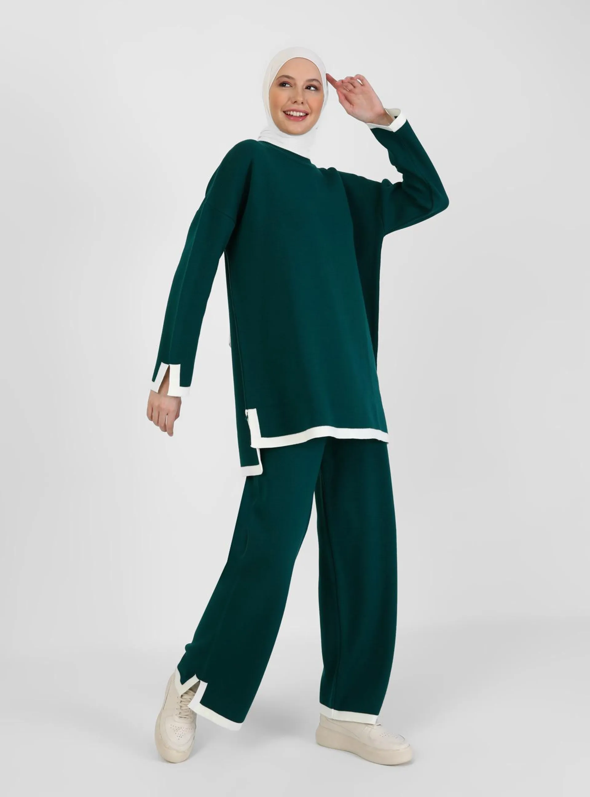 Sweater Suit With Slit And Stripe Detail Emerald Off White
