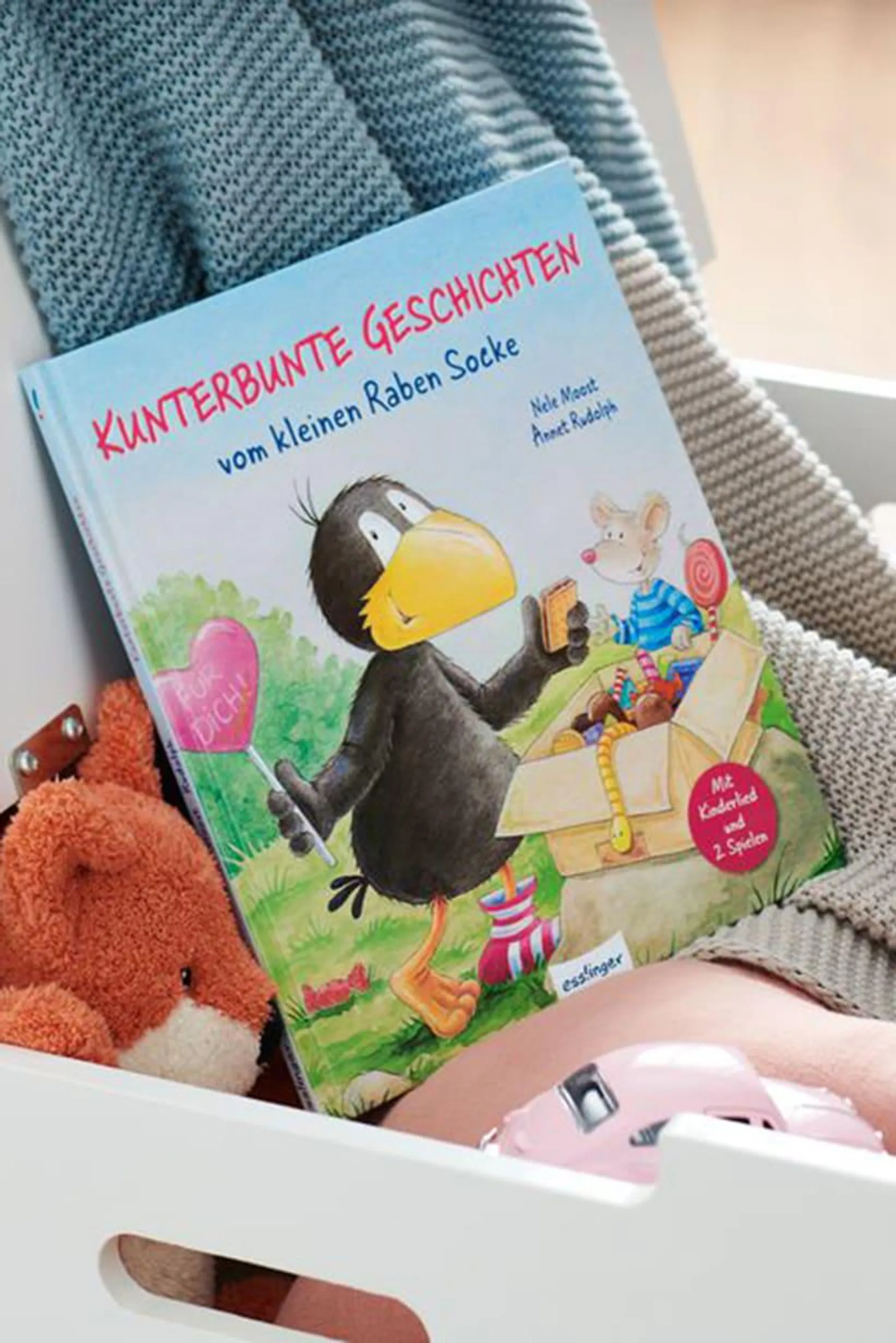 German Language Colorful Tale from Little Raven Socke Story Book, Blue/Green Combo