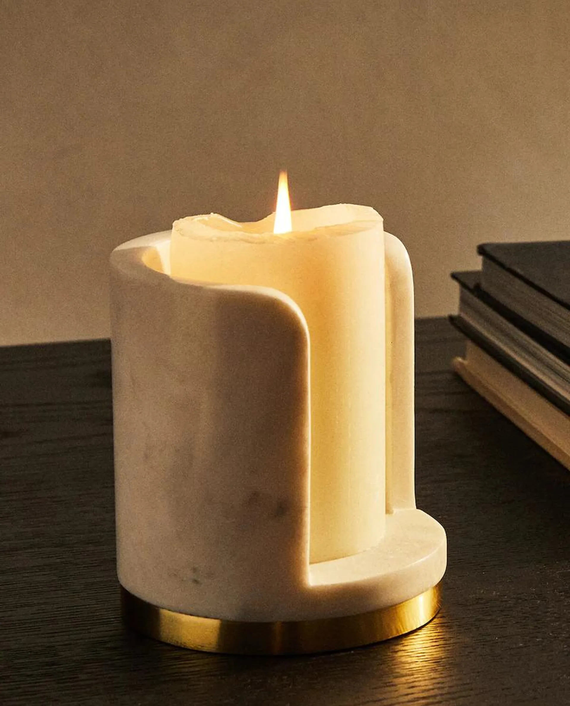 MARBLE TUBE CANDLEHOLDER