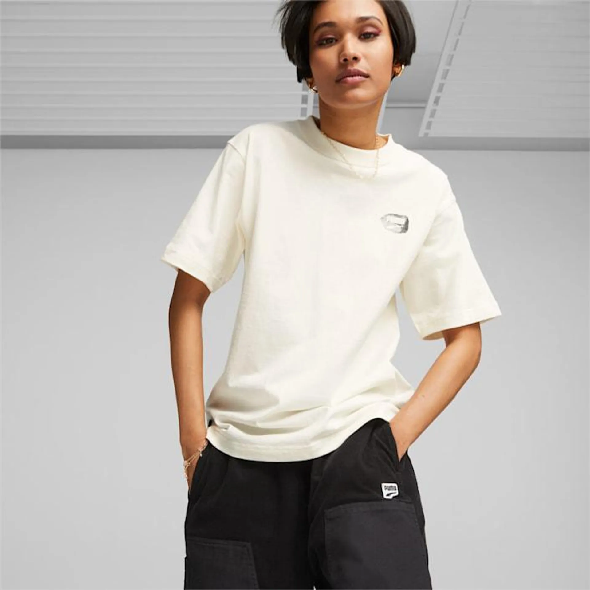 DOWNTOWN Women's Relaxed Graphic Tee
