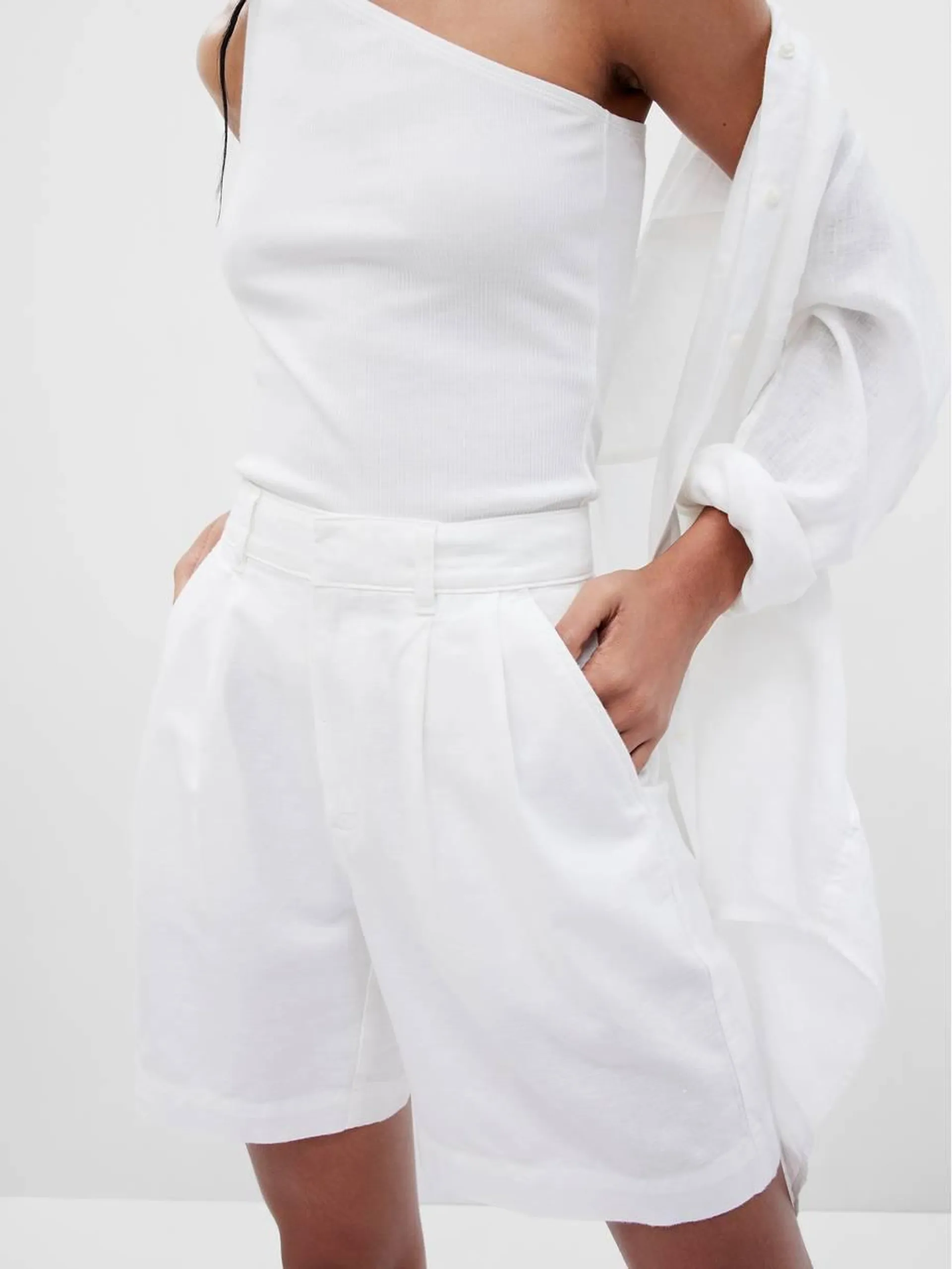 Pleated Linen Bermuda Shorts