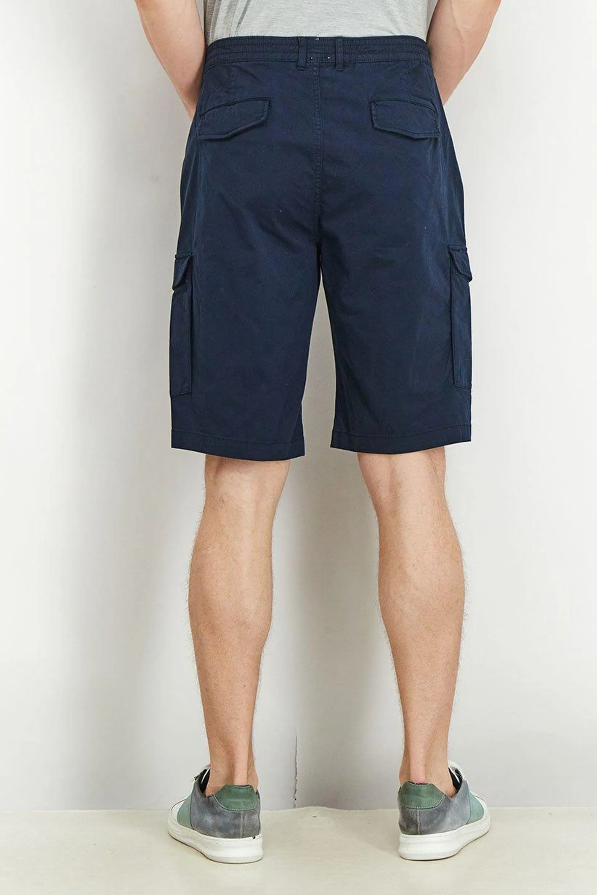 Men Regular Fit Plain Cargo Shorts, Navy