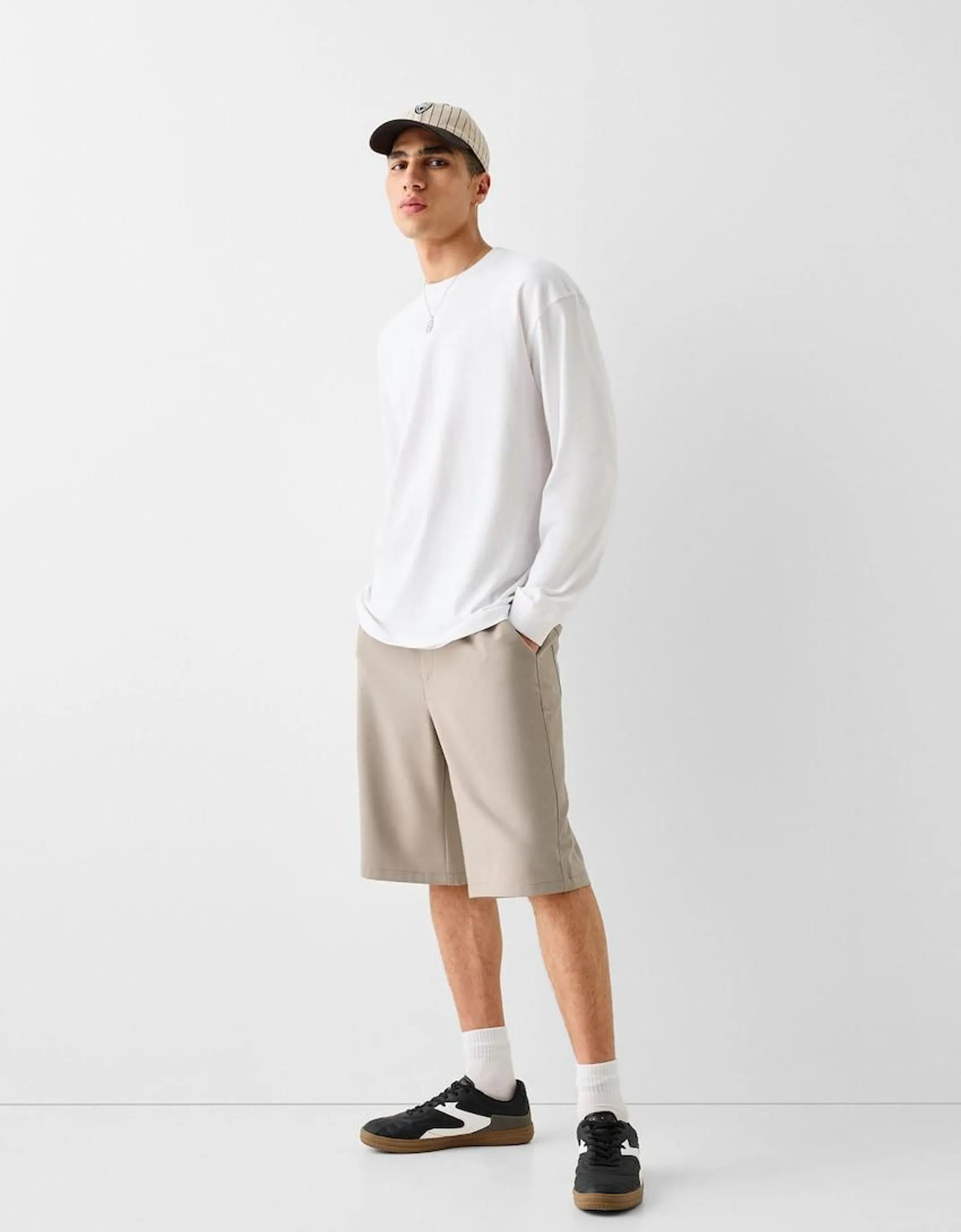 Wide fit tailored Bermuda shorts