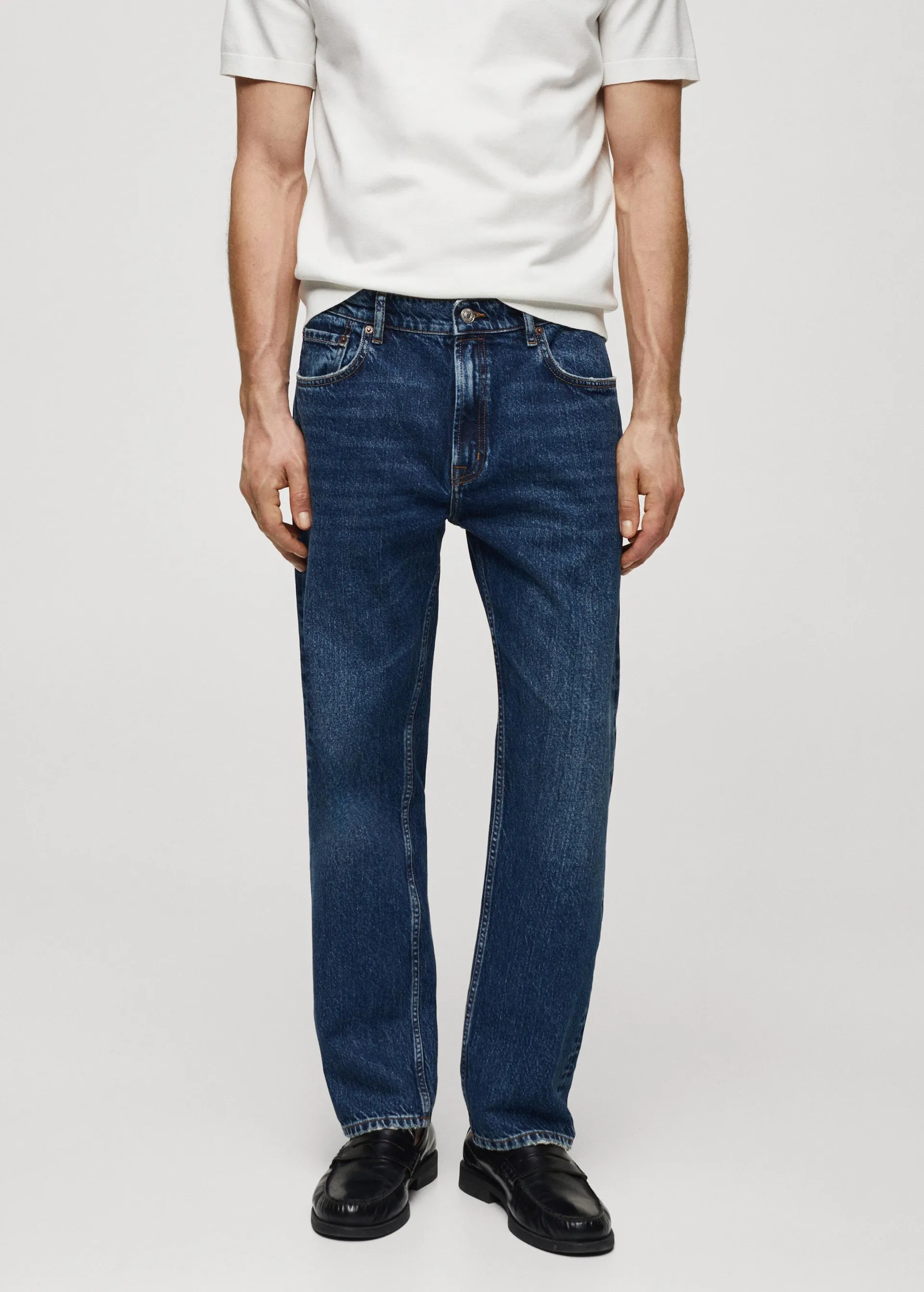 Jeans regular fit lavado oscuro