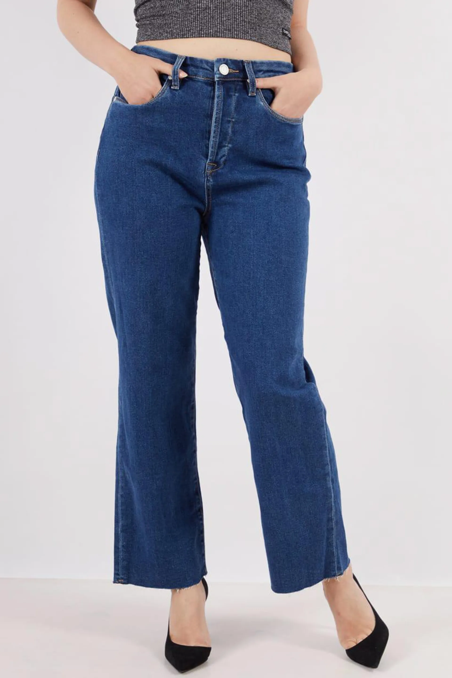 Women Straight Fit Dark Wash Stretchable Denim Jeans, Blue