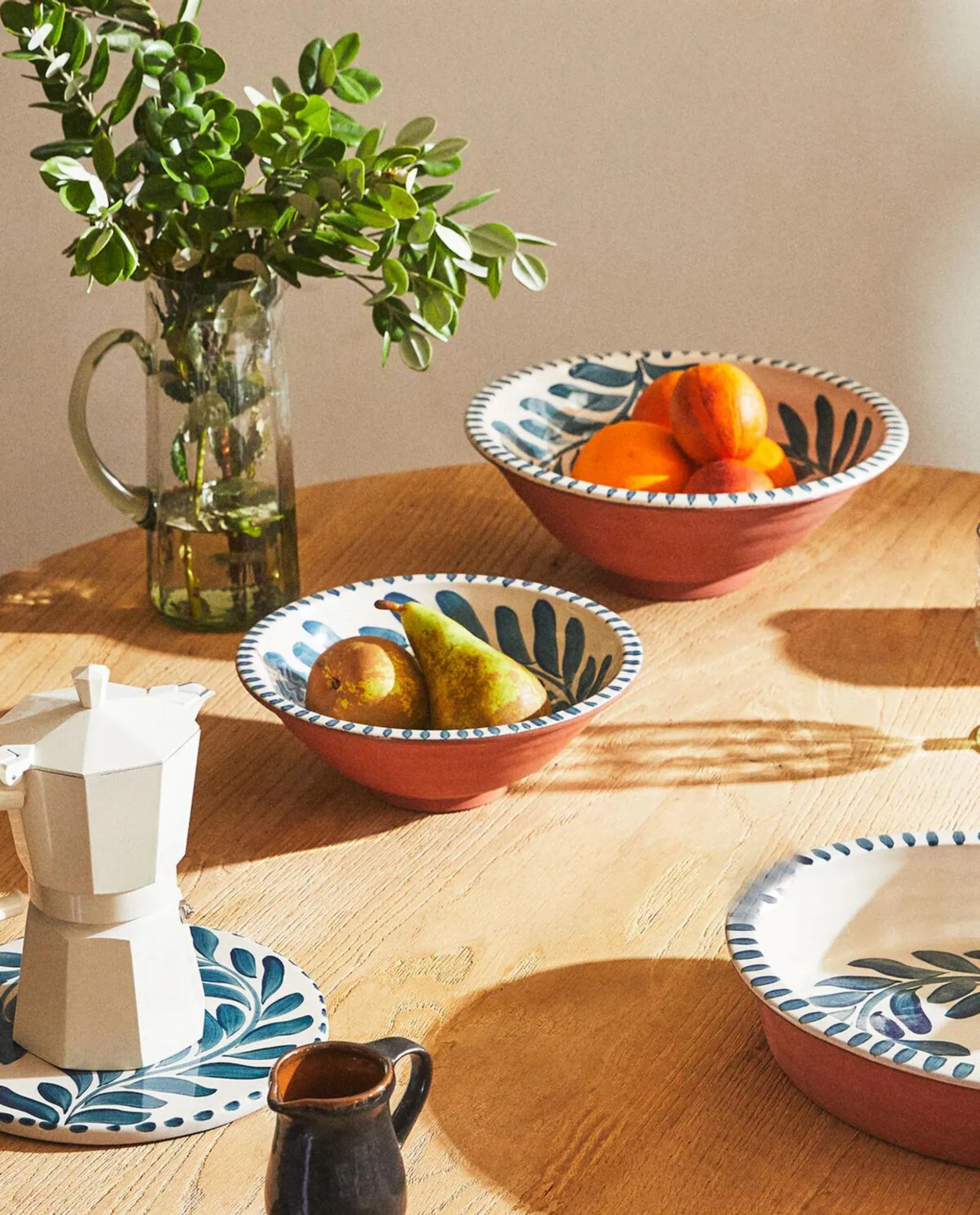 TERRACOTTA TABLEWARE WITH DESIGN