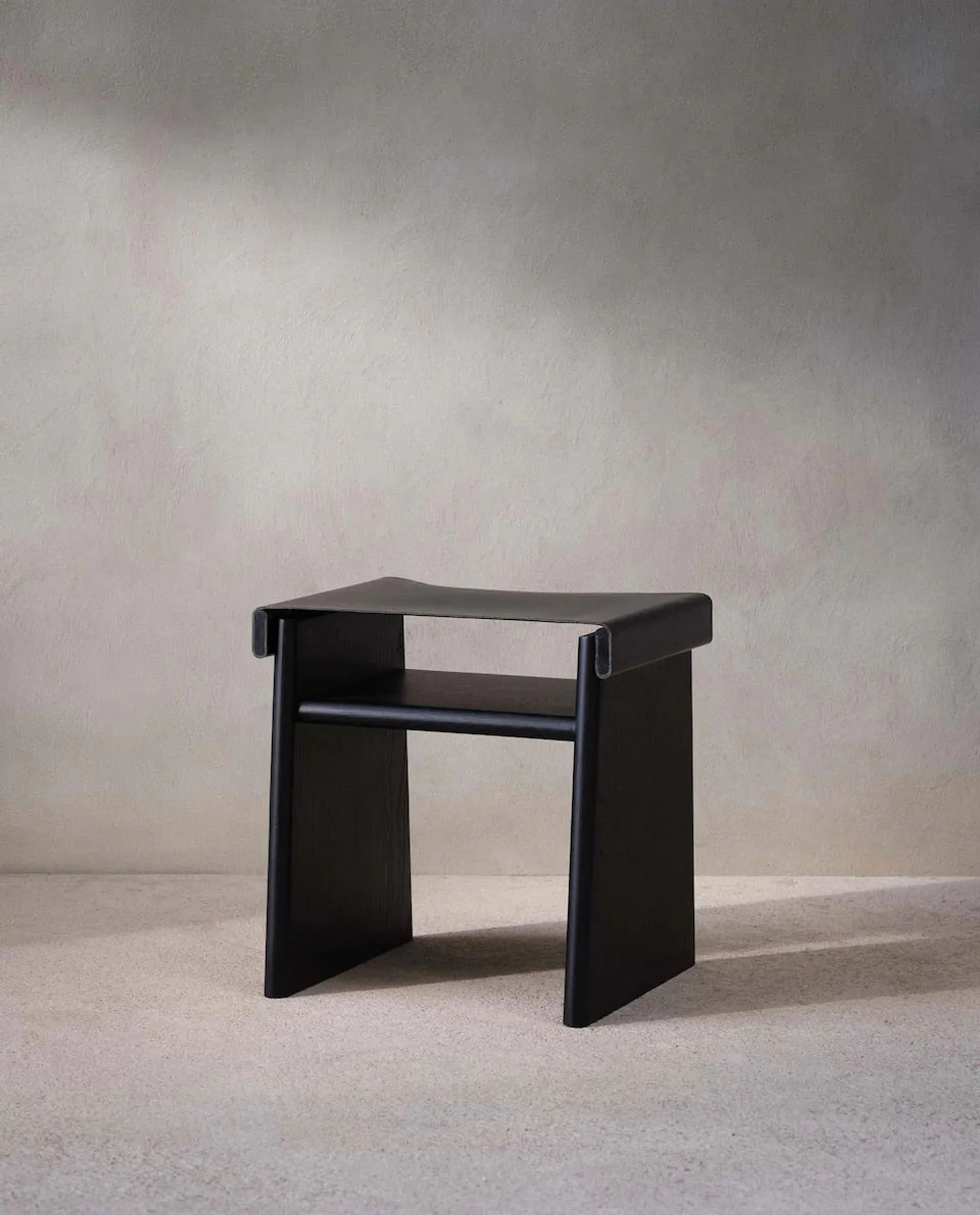 STOOL 02