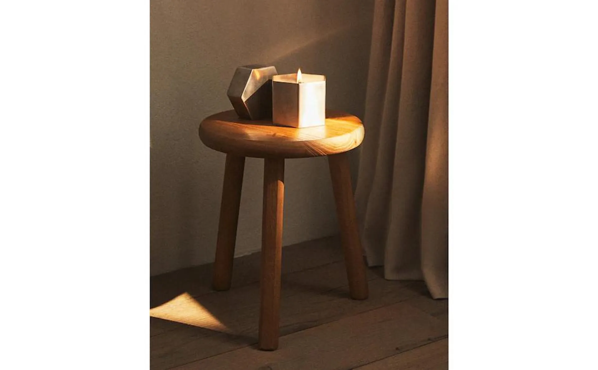 ROUND ELM STOOL