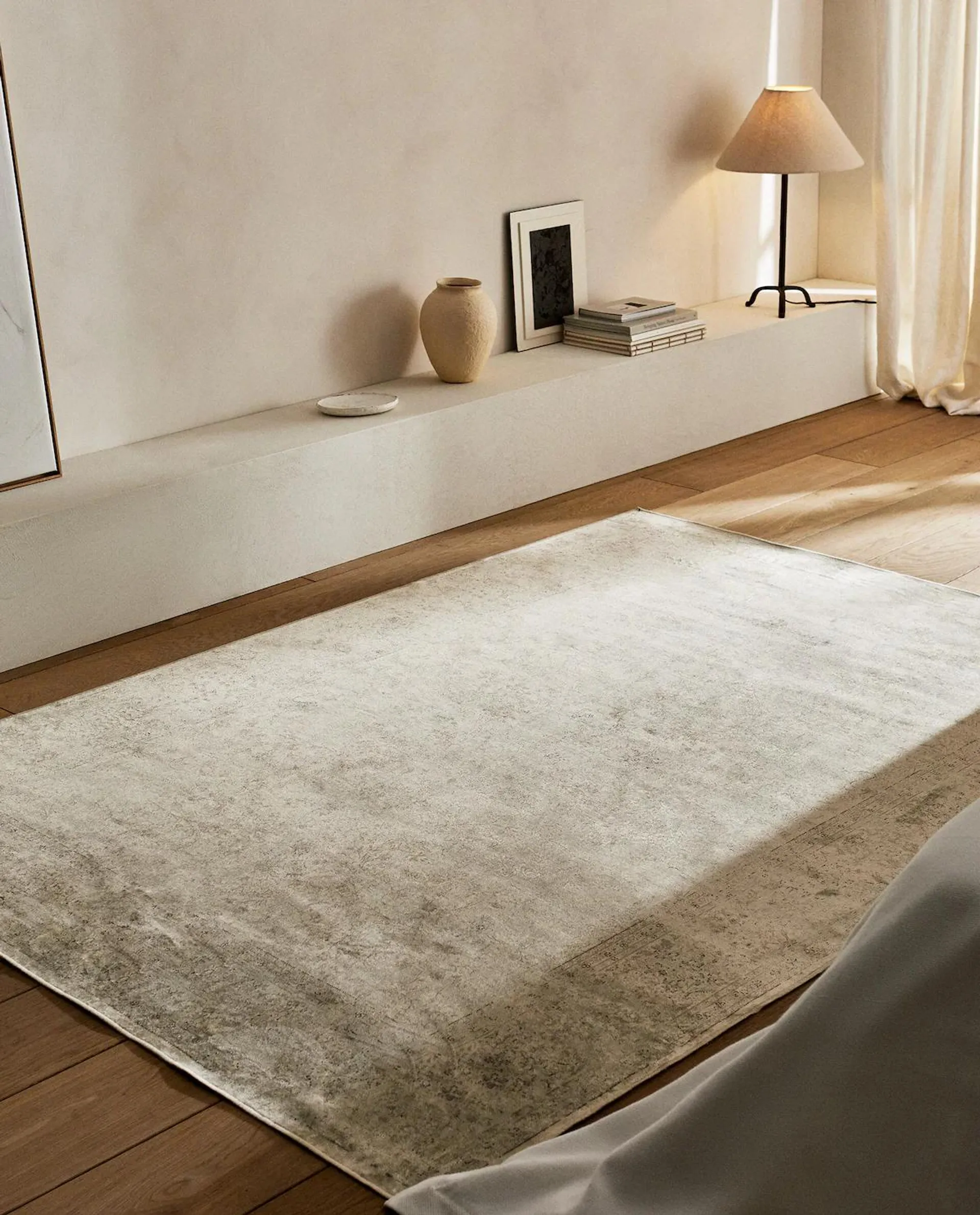 VINTAGE-EFFECT RUG