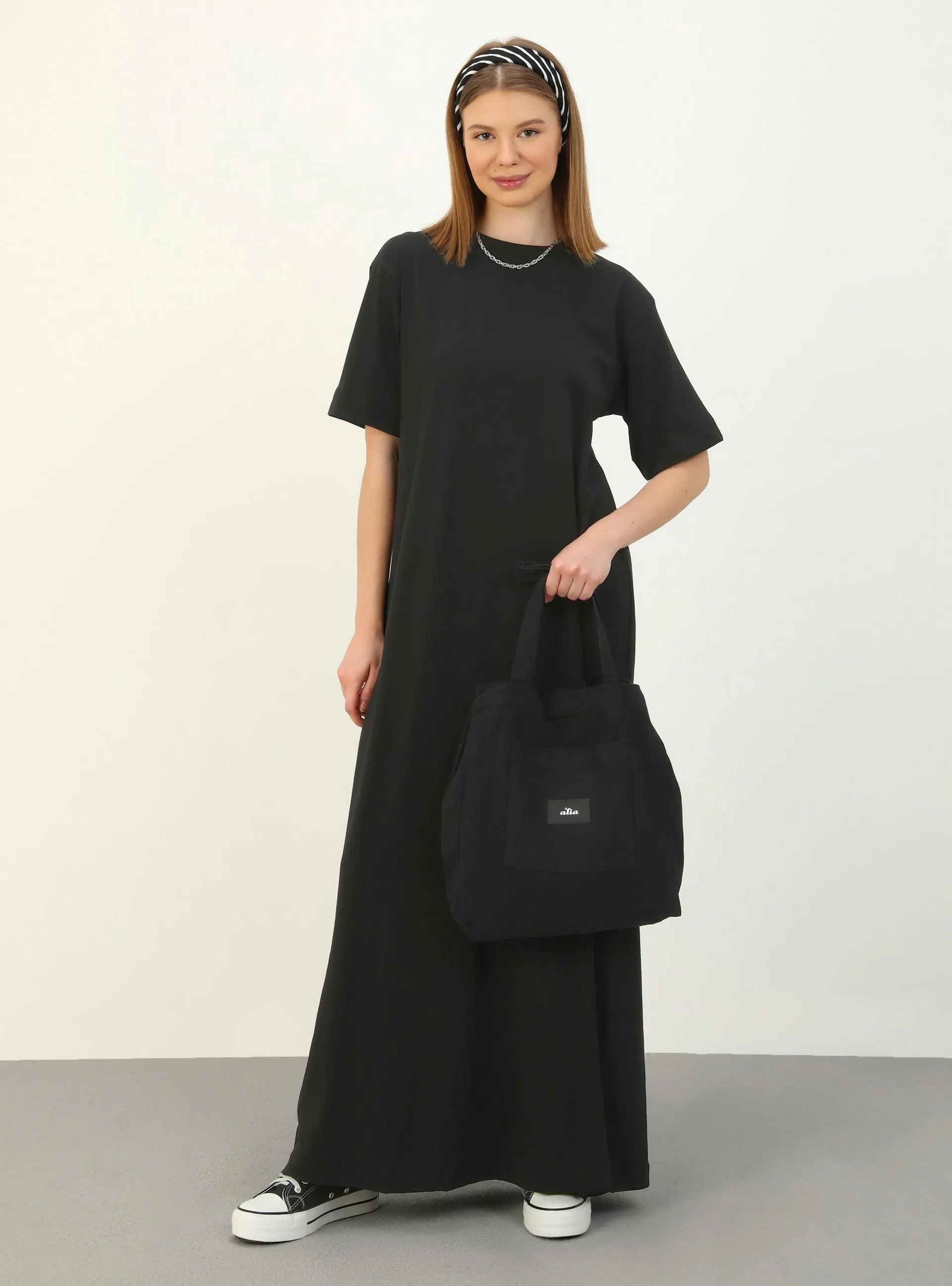 Black - Crew neck - Unlined - Modest Dress