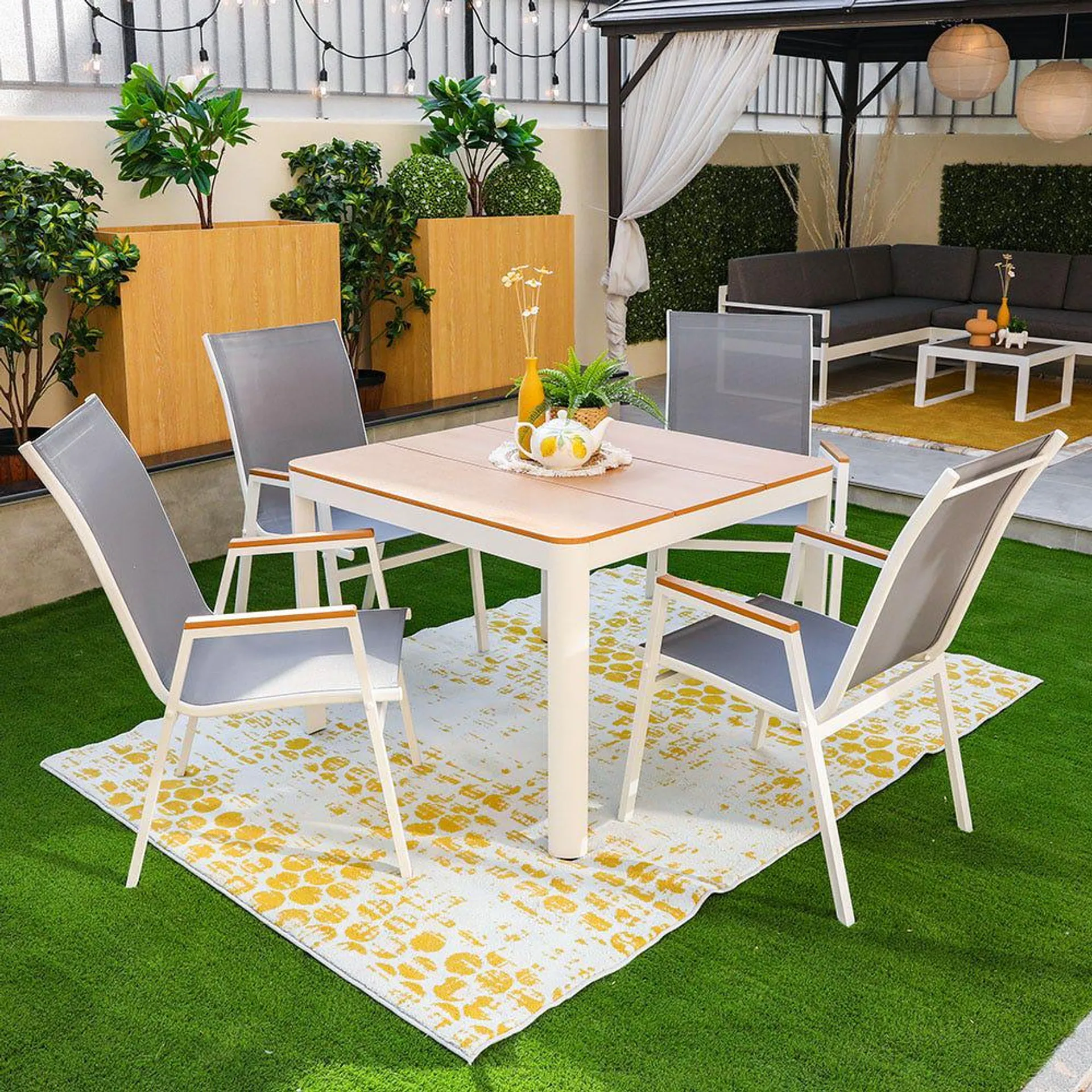 Lisa Dining Table