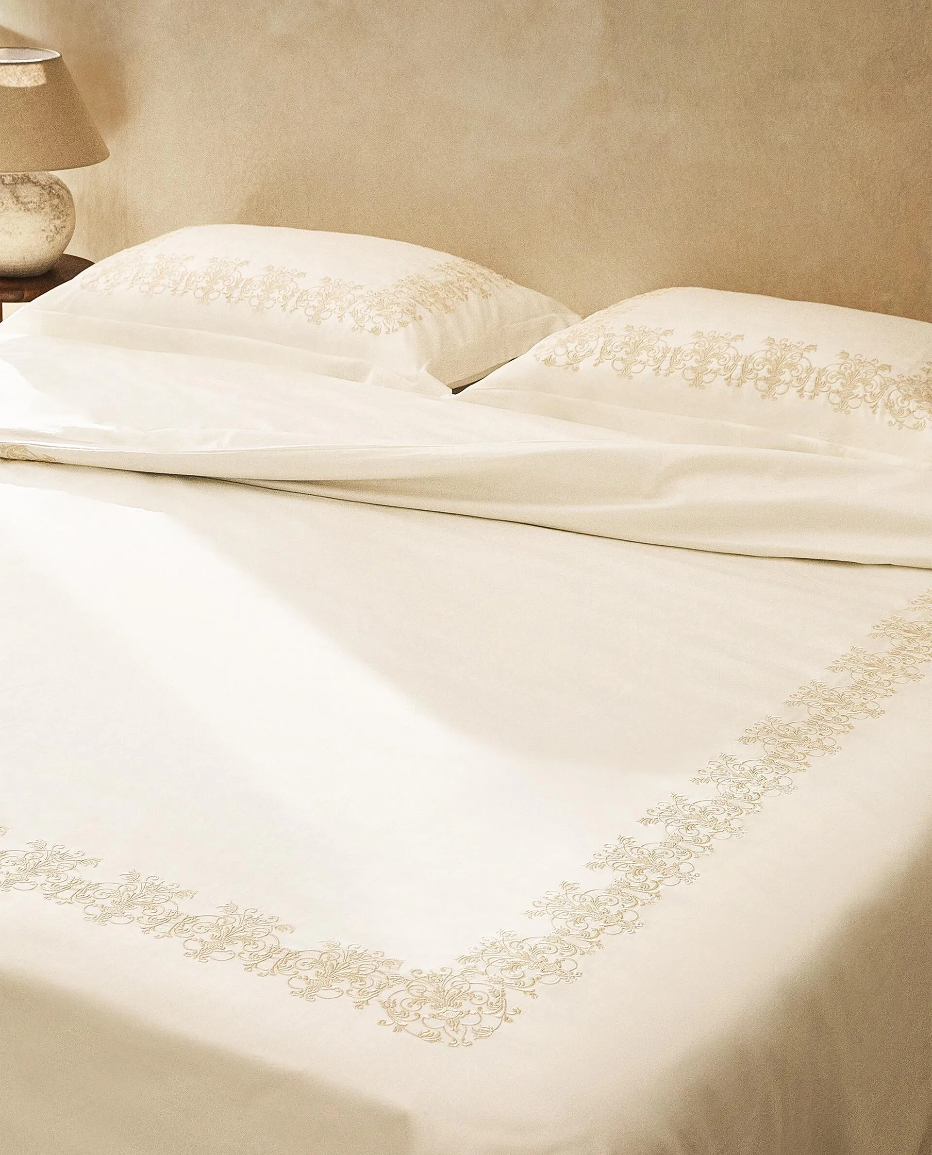 DUVET COVER WITH ORNAMENTAL EMBROIDERY