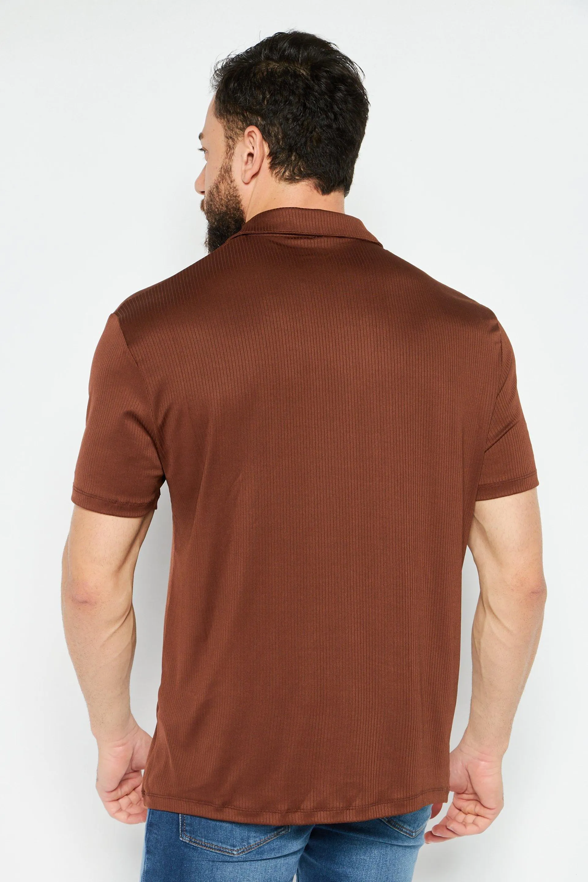 Men Relaxed Fit Spread Collar Short Sleeves Ribbed Polo Shirt, Dark Brown