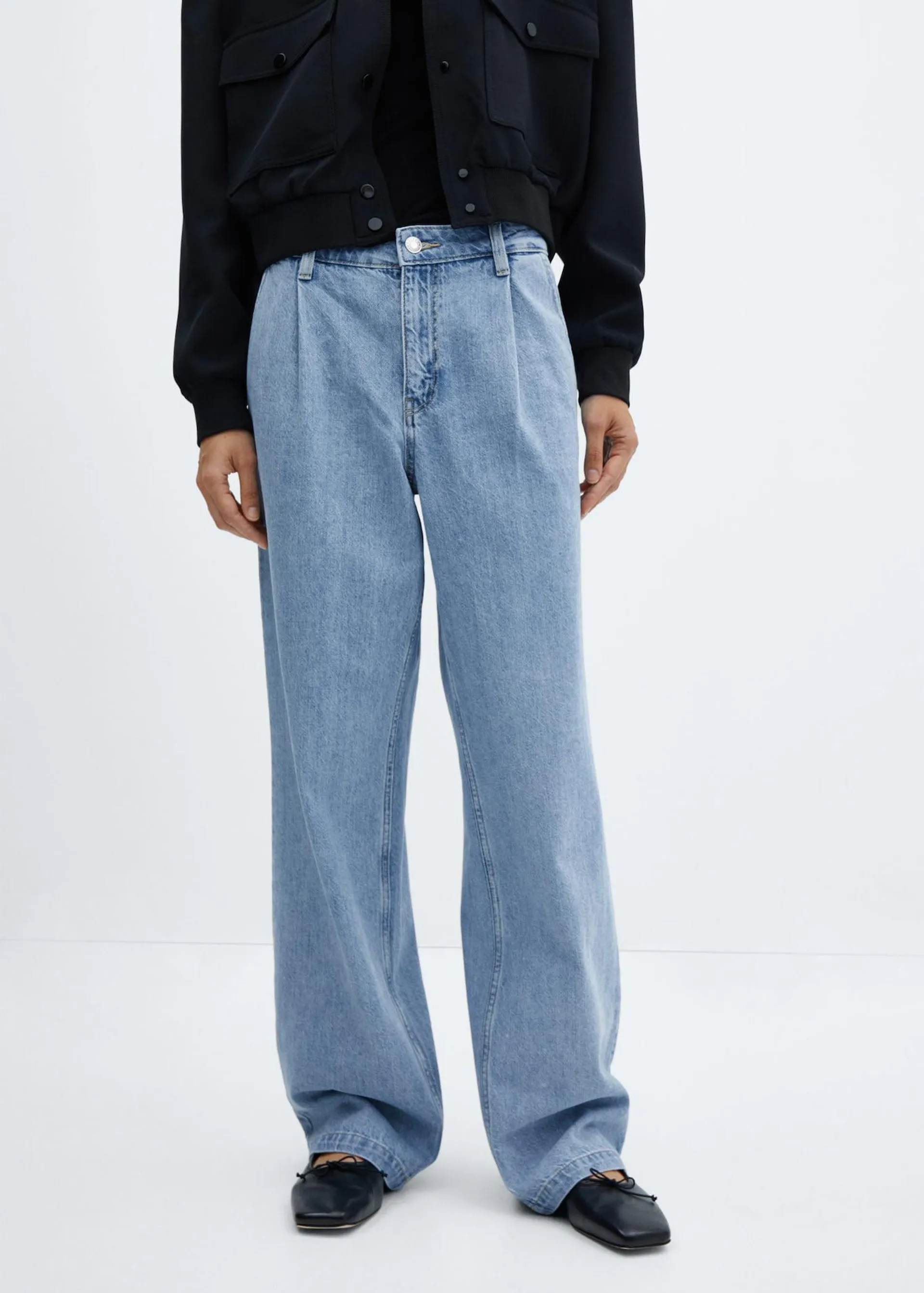 Straight pleated jeans