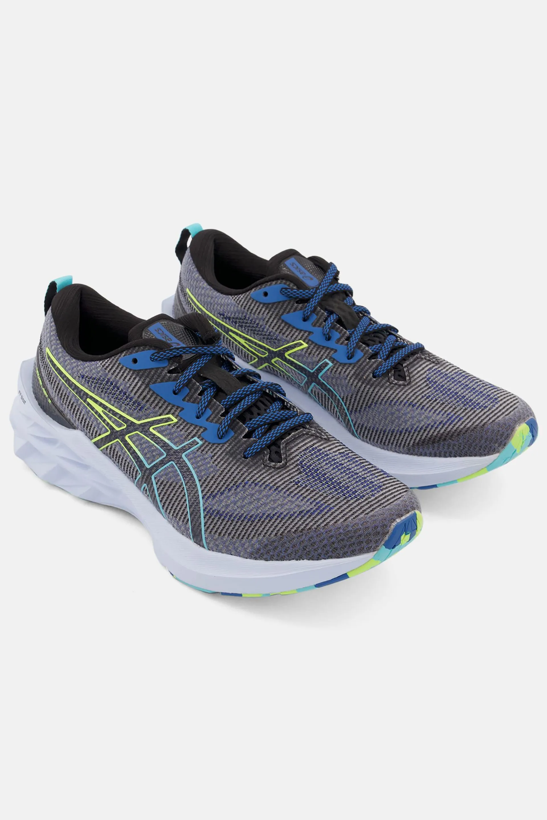Men Nova Blast 2 Le Running Shoes, Black Combo