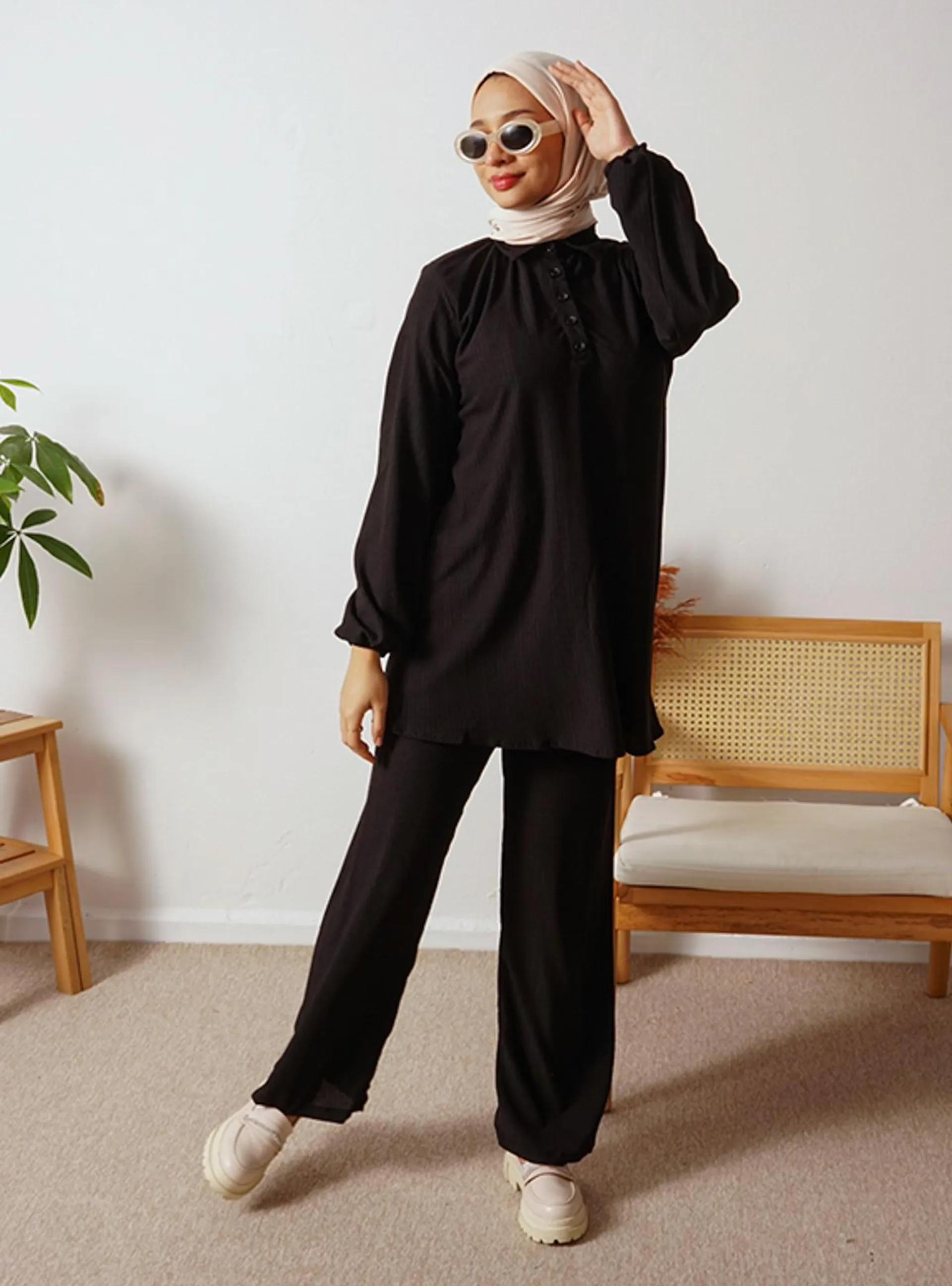 Black - Unlined - Point Collar - Suit