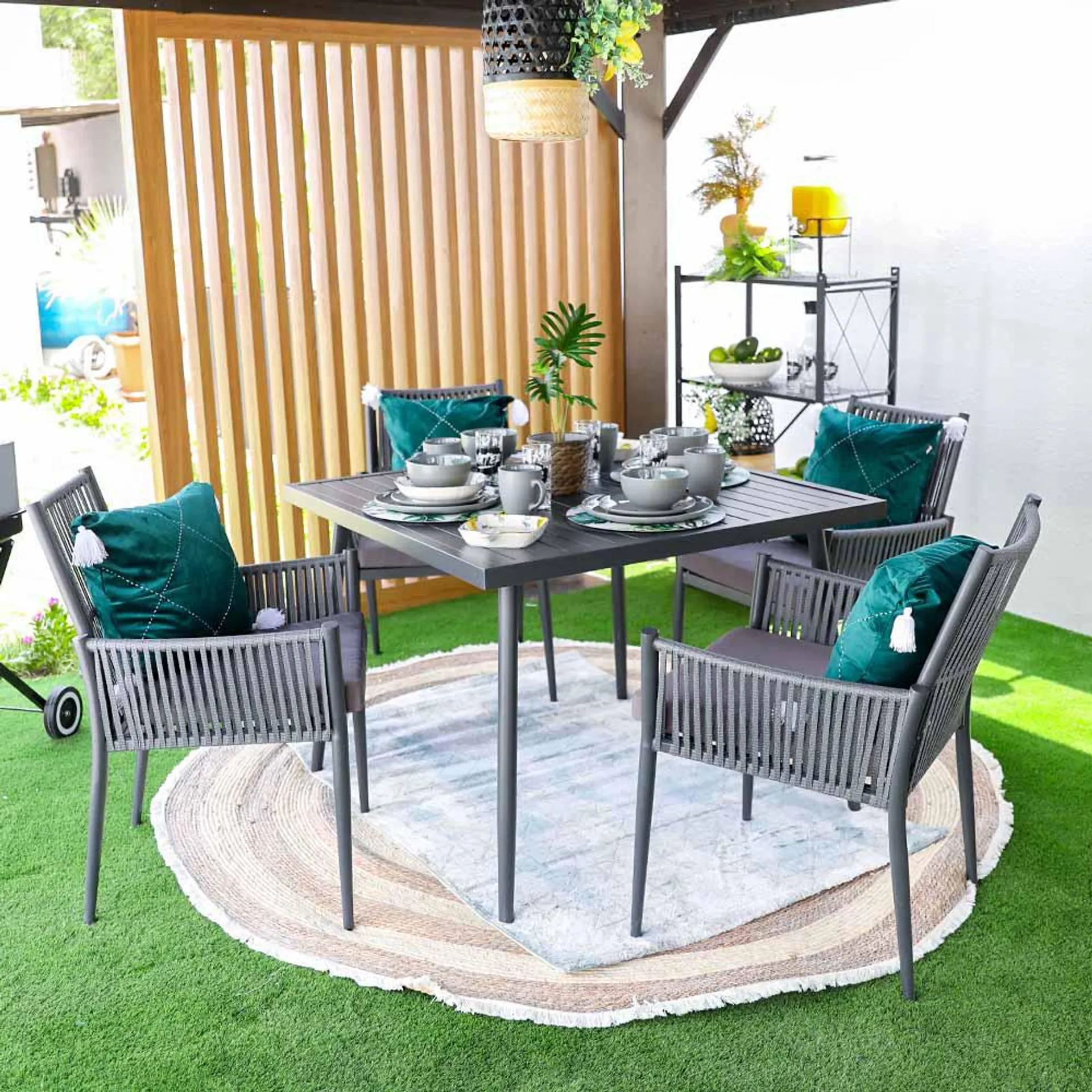 Delight 4-Seater Outdoor Dining Set