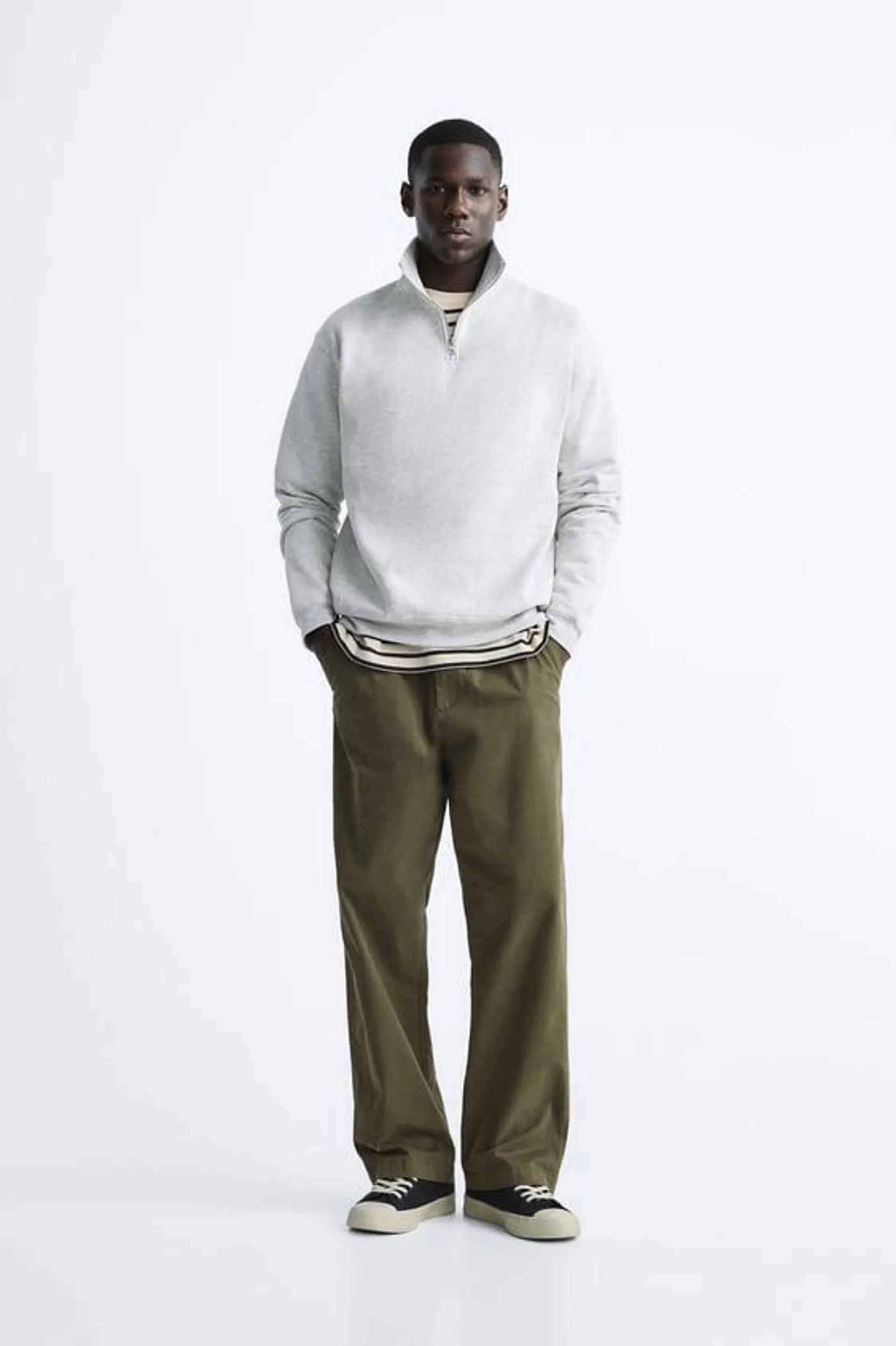 SWEATSHIRT WITH ZIP COLLAR