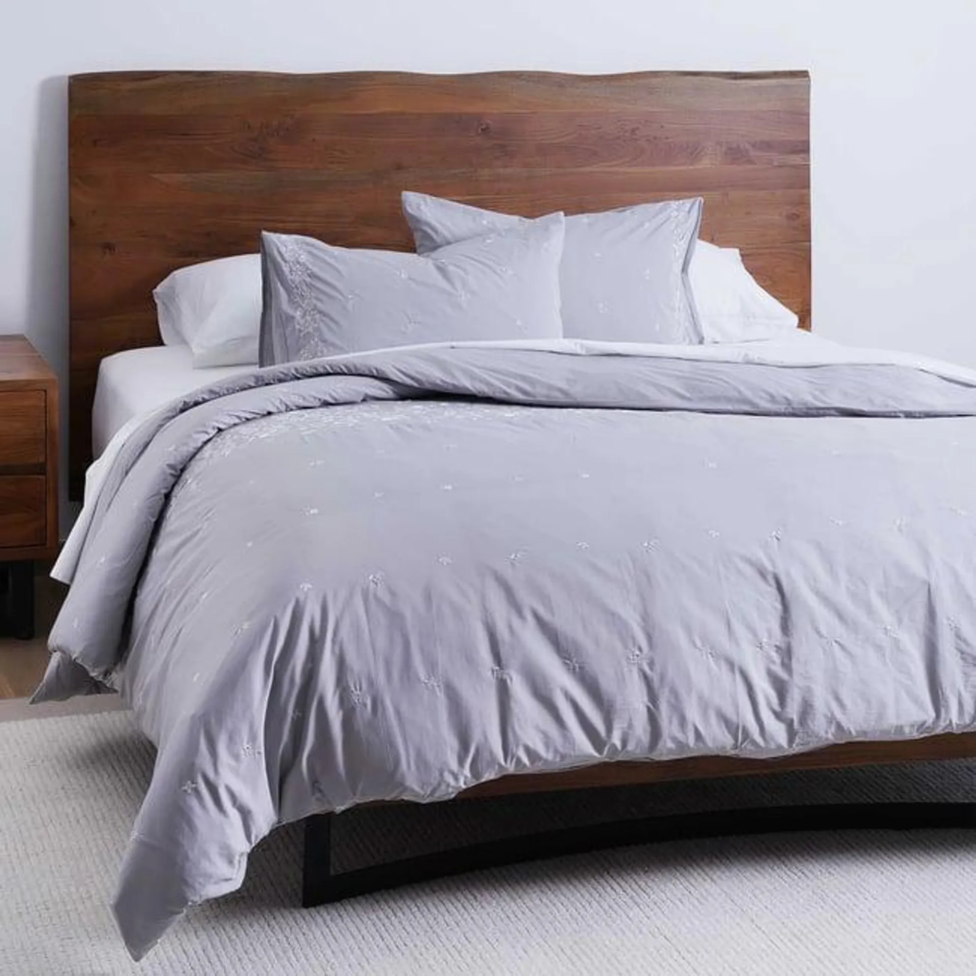 enchanted embroidered 3-piece duvet cover set 230x220cm-grey