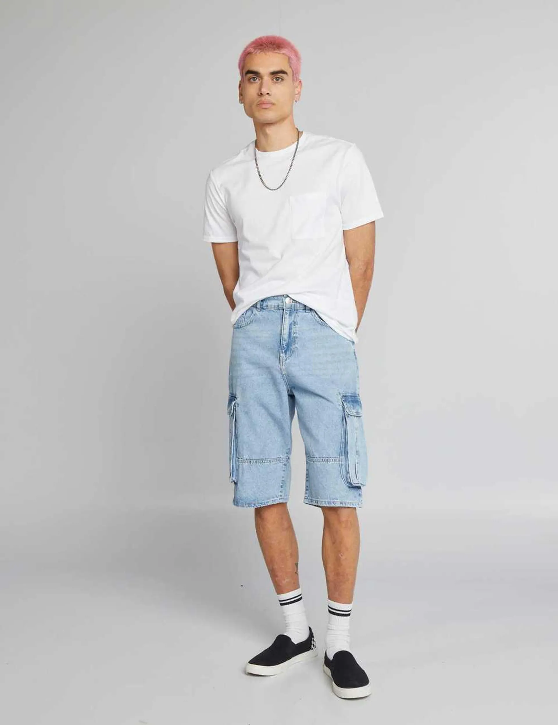 Bermuda shorts with side pockets