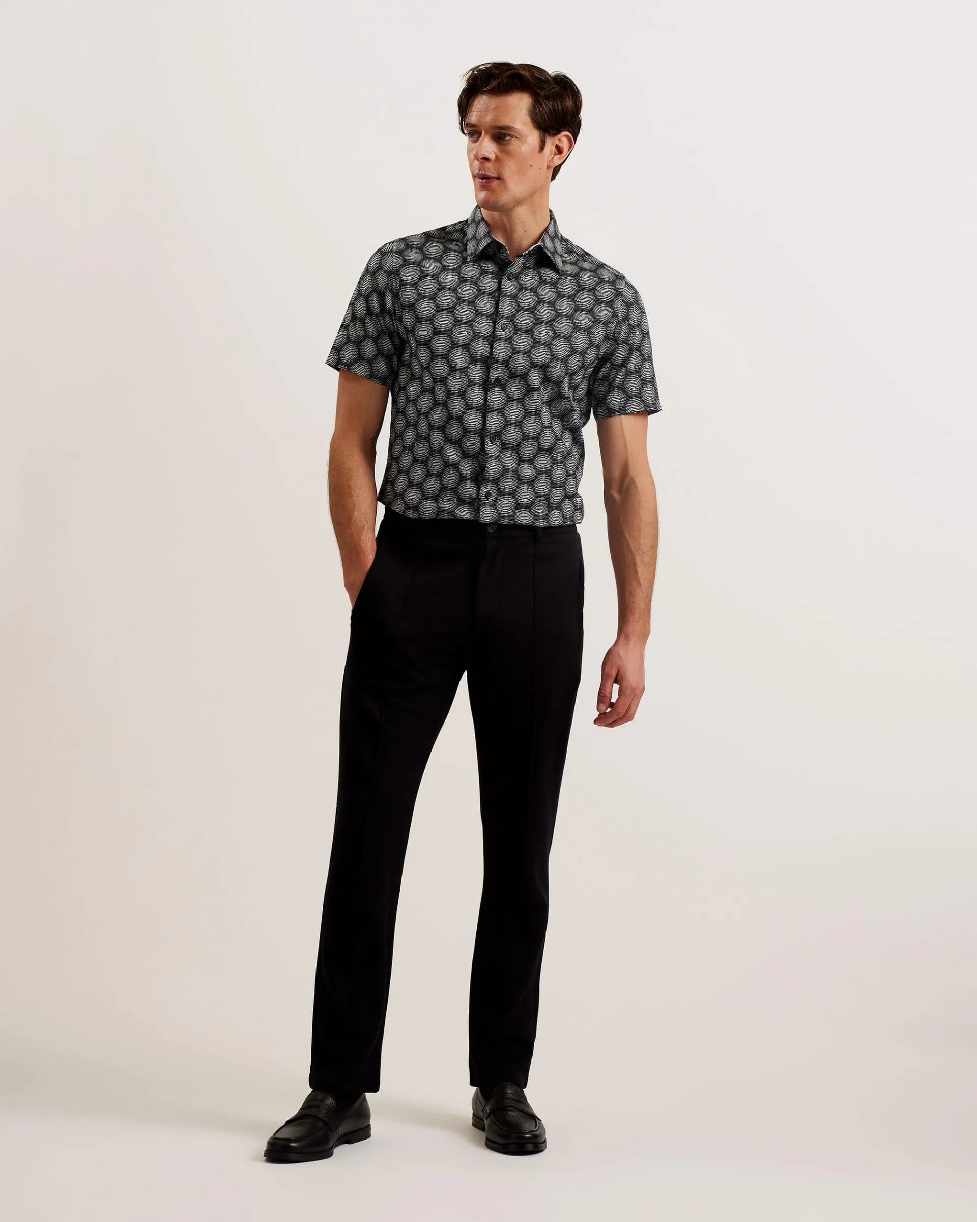 Pearsho Short Sleeve Circle Geometric Shirt Black