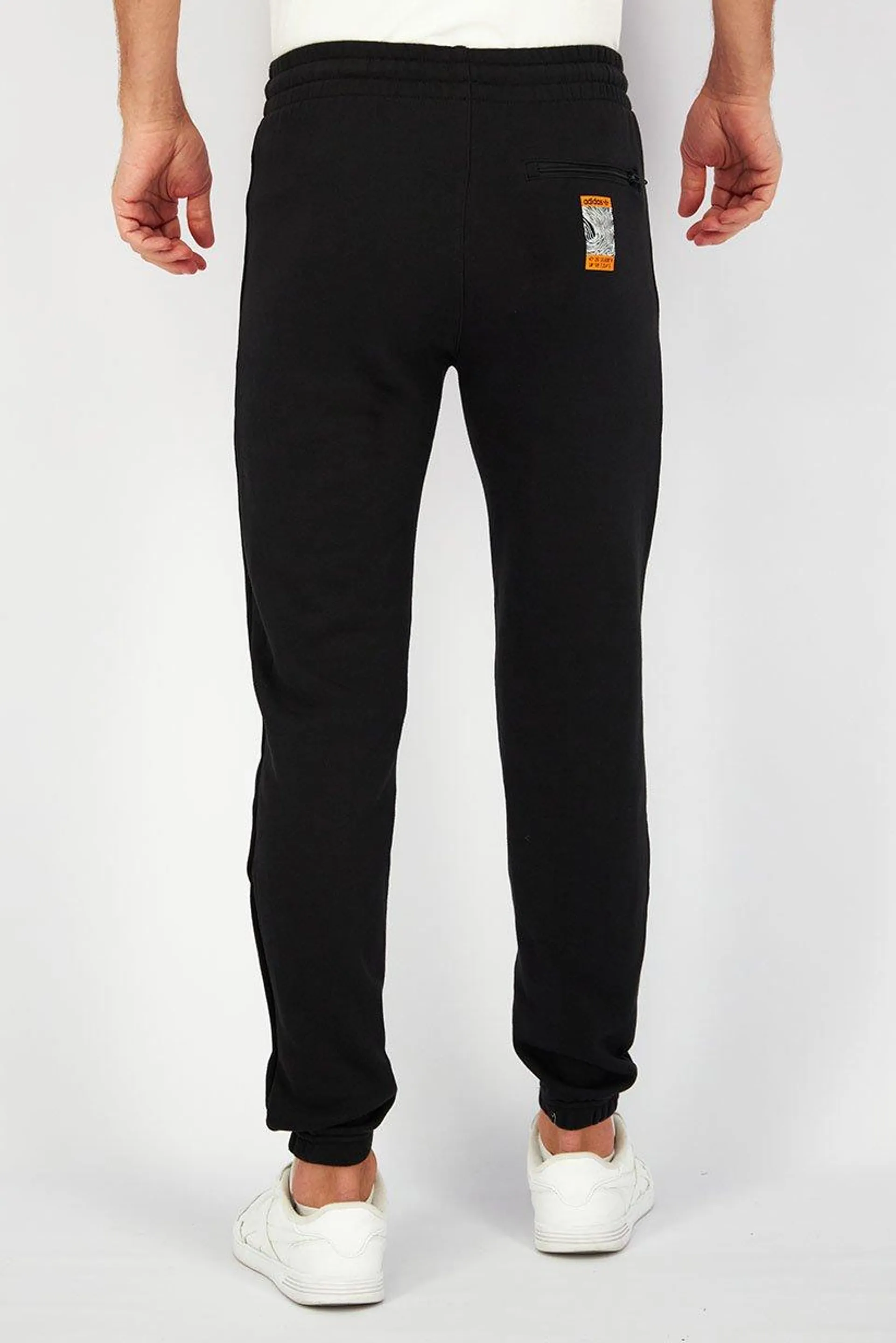 Men Sportswear Fit Training Sweatpants, Black