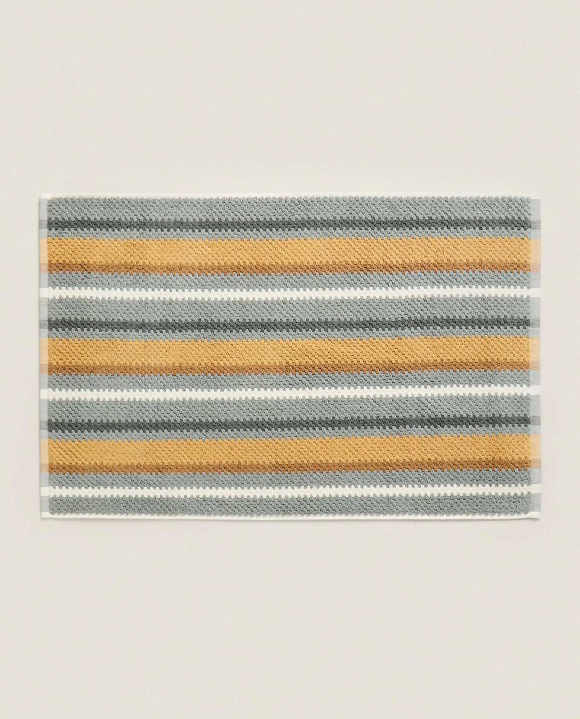 STRIPED JACQUARD RUG