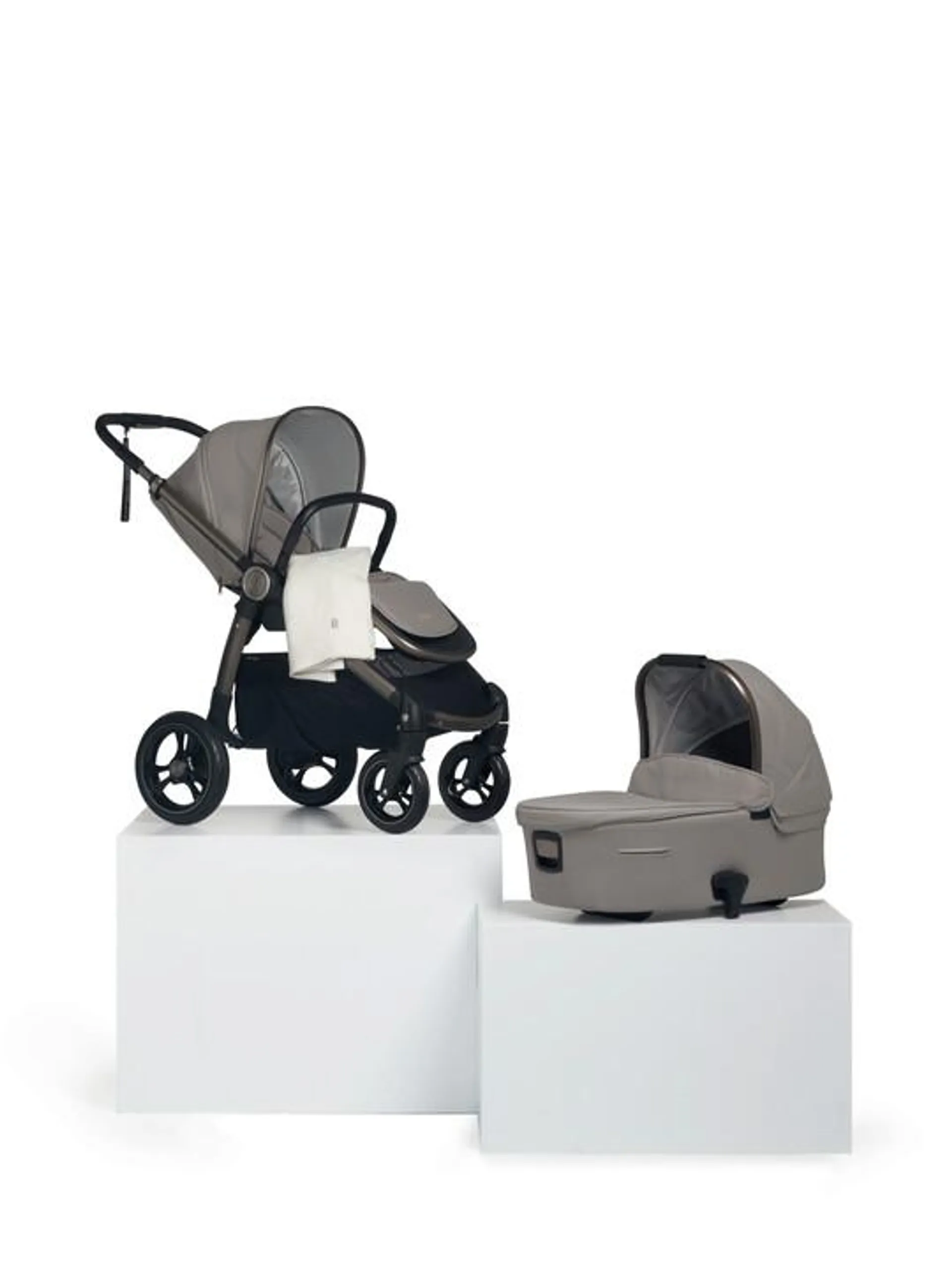 Ocarro Studio Pushchair with Studio Carrycot