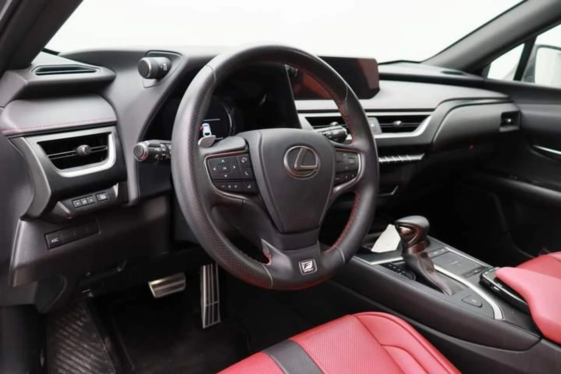 LEXUS UX200 2.0L