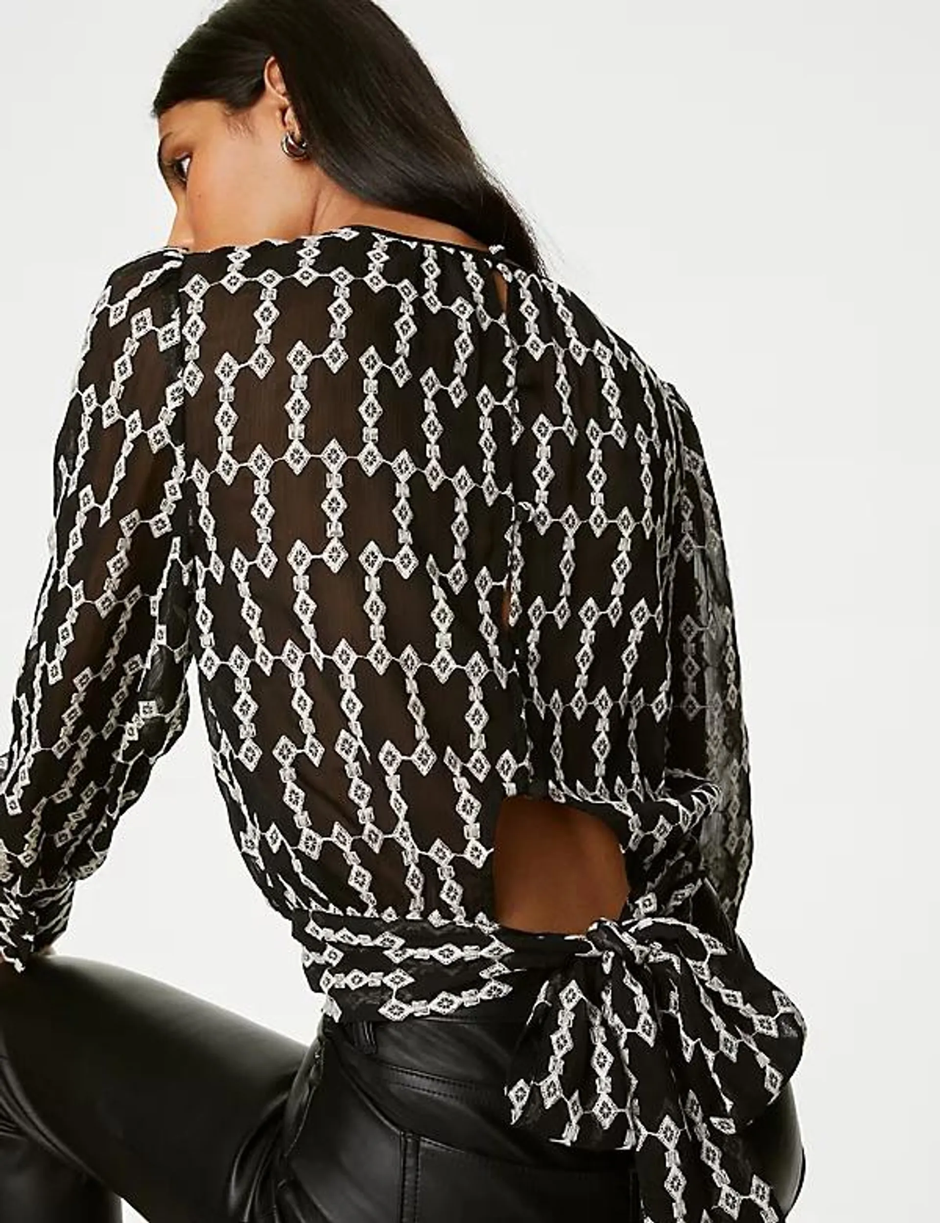 Geometric Round Neck Blouson Sleeve Blouse