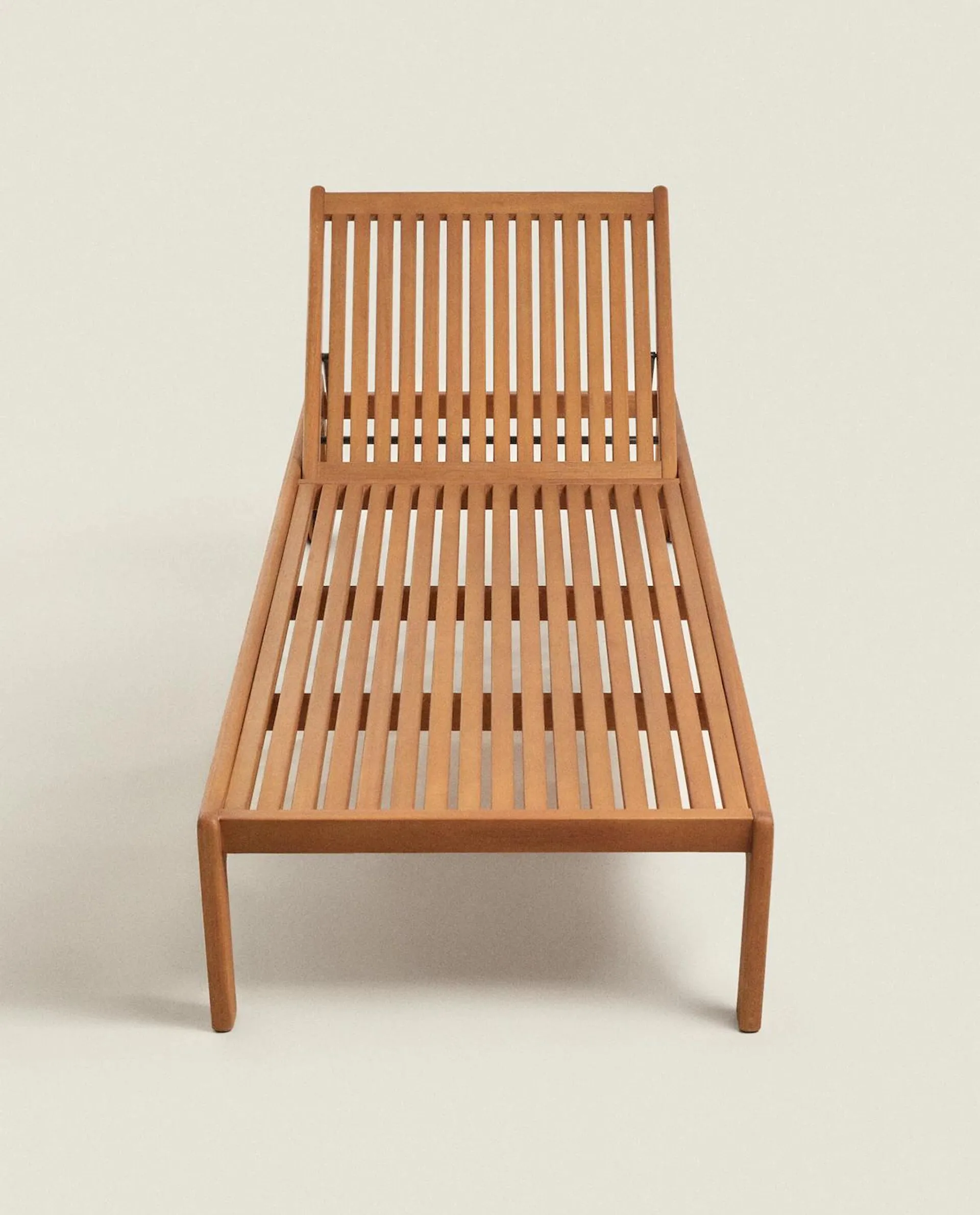 EUCALYPTUS WOOD LOUNGER