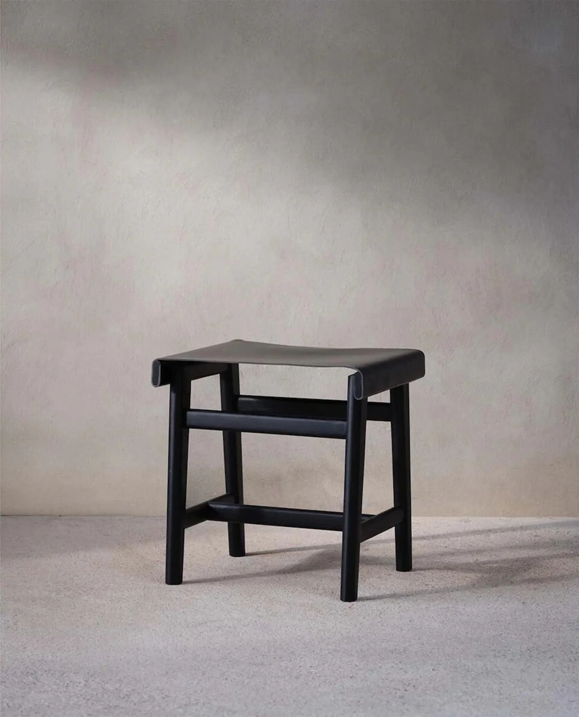 STOOL 01