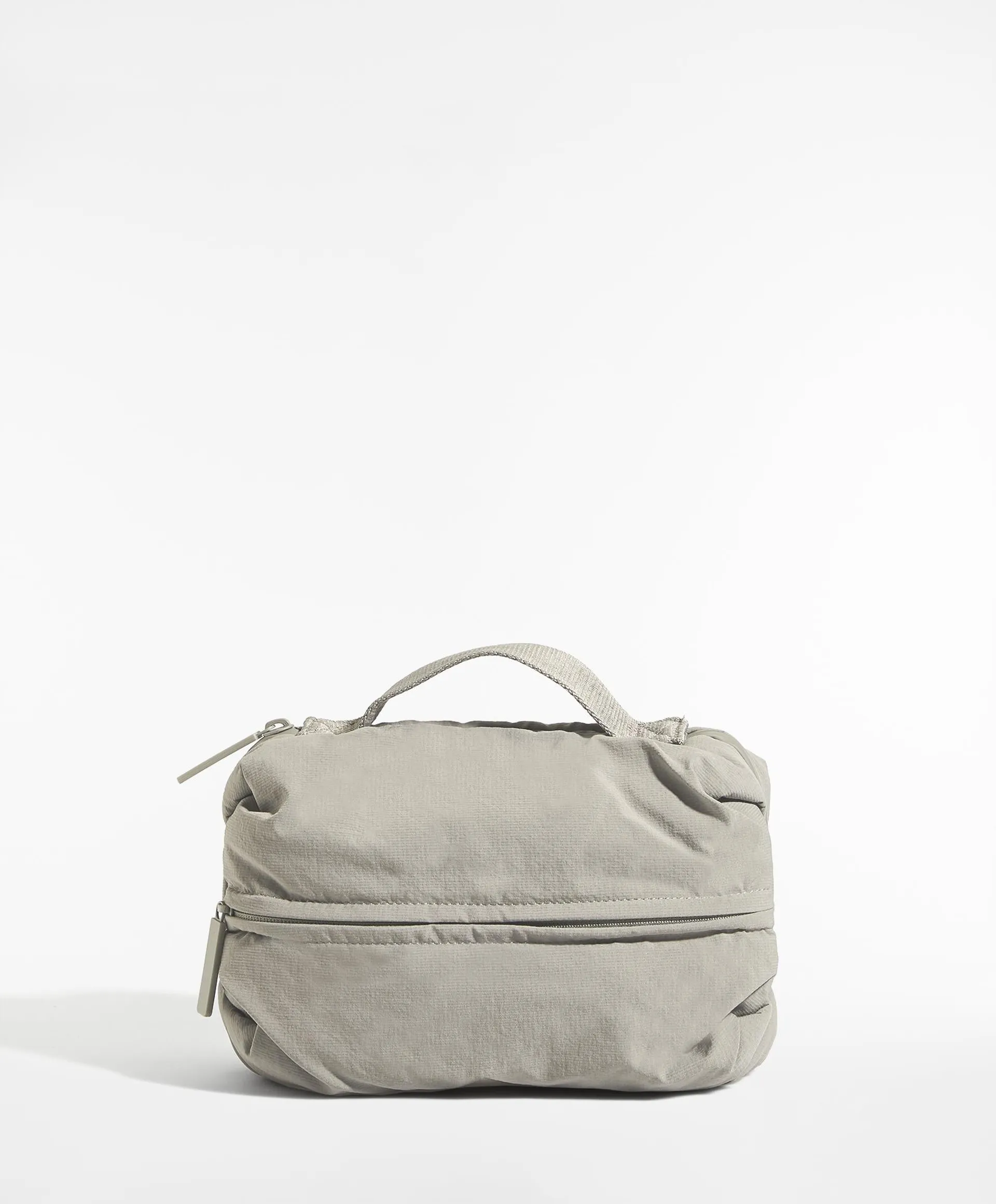 Rounded nylon wash bag