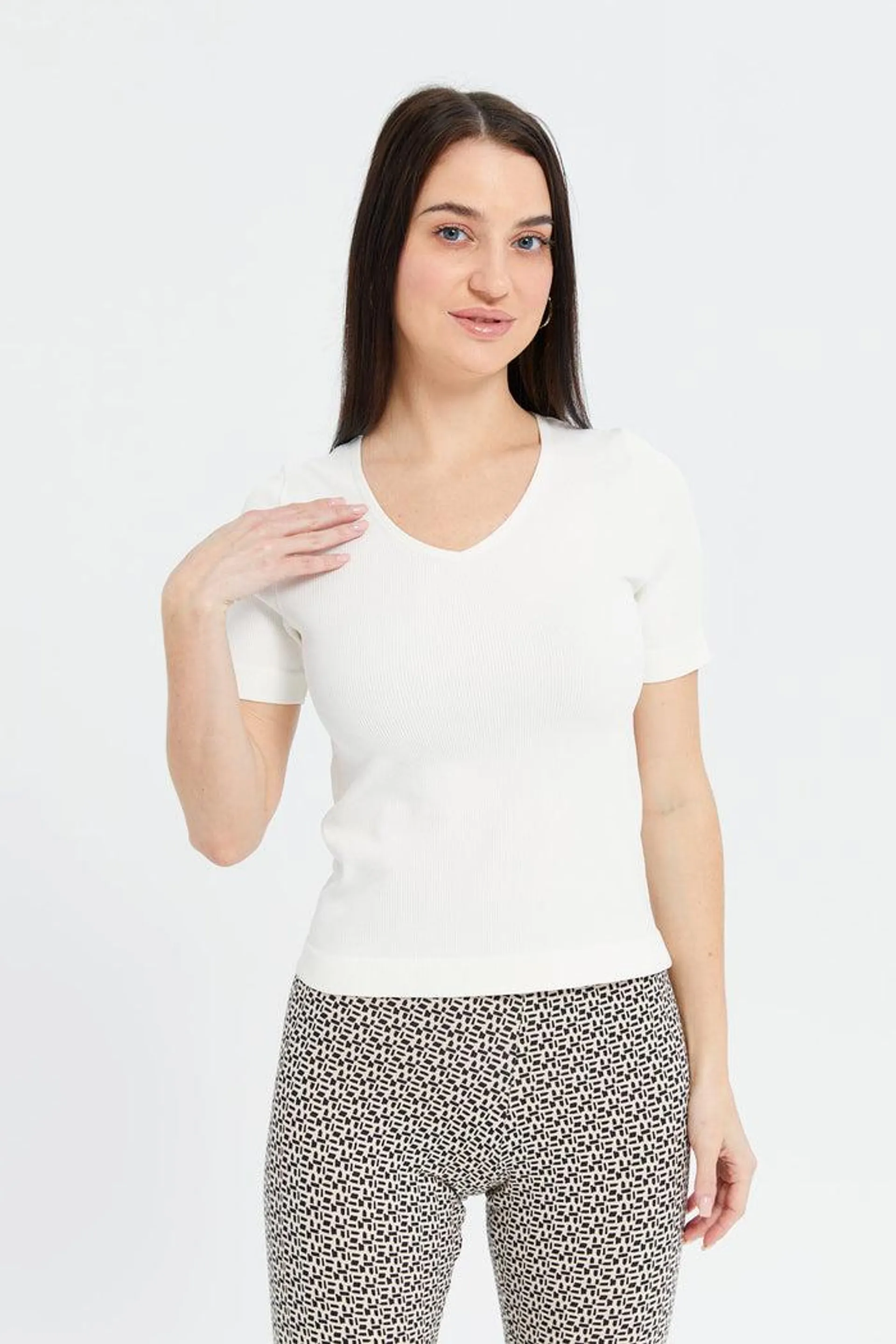 Women Ivory Ribbed Top