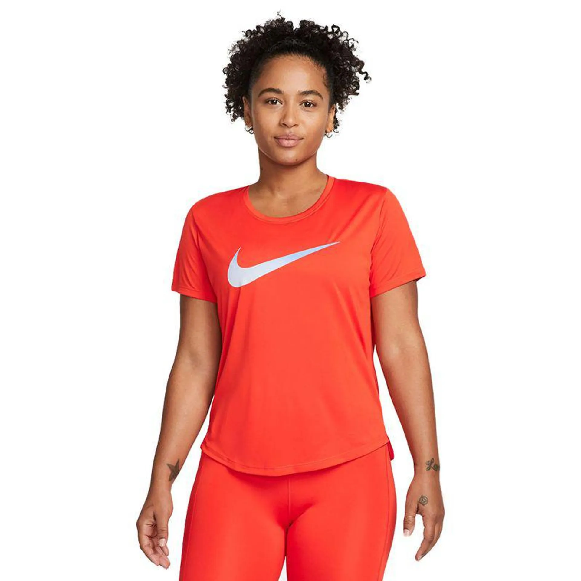 REMERA NIKE DRI-FIT SWOOSH DE MUJER