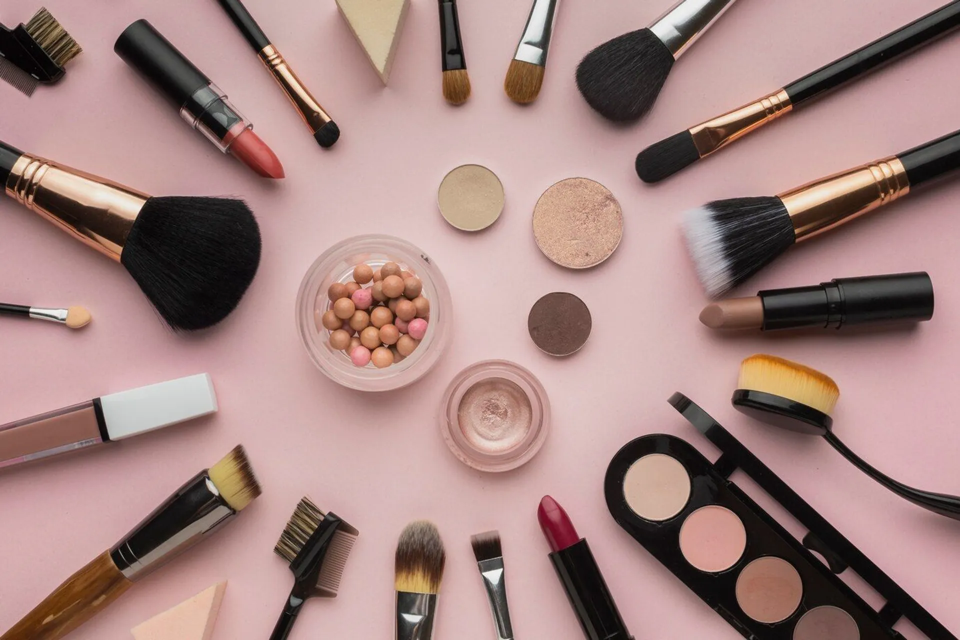 Dónde conseguir las últimas tendencias en maquillaje por el precio más bajo en Estados Unidos