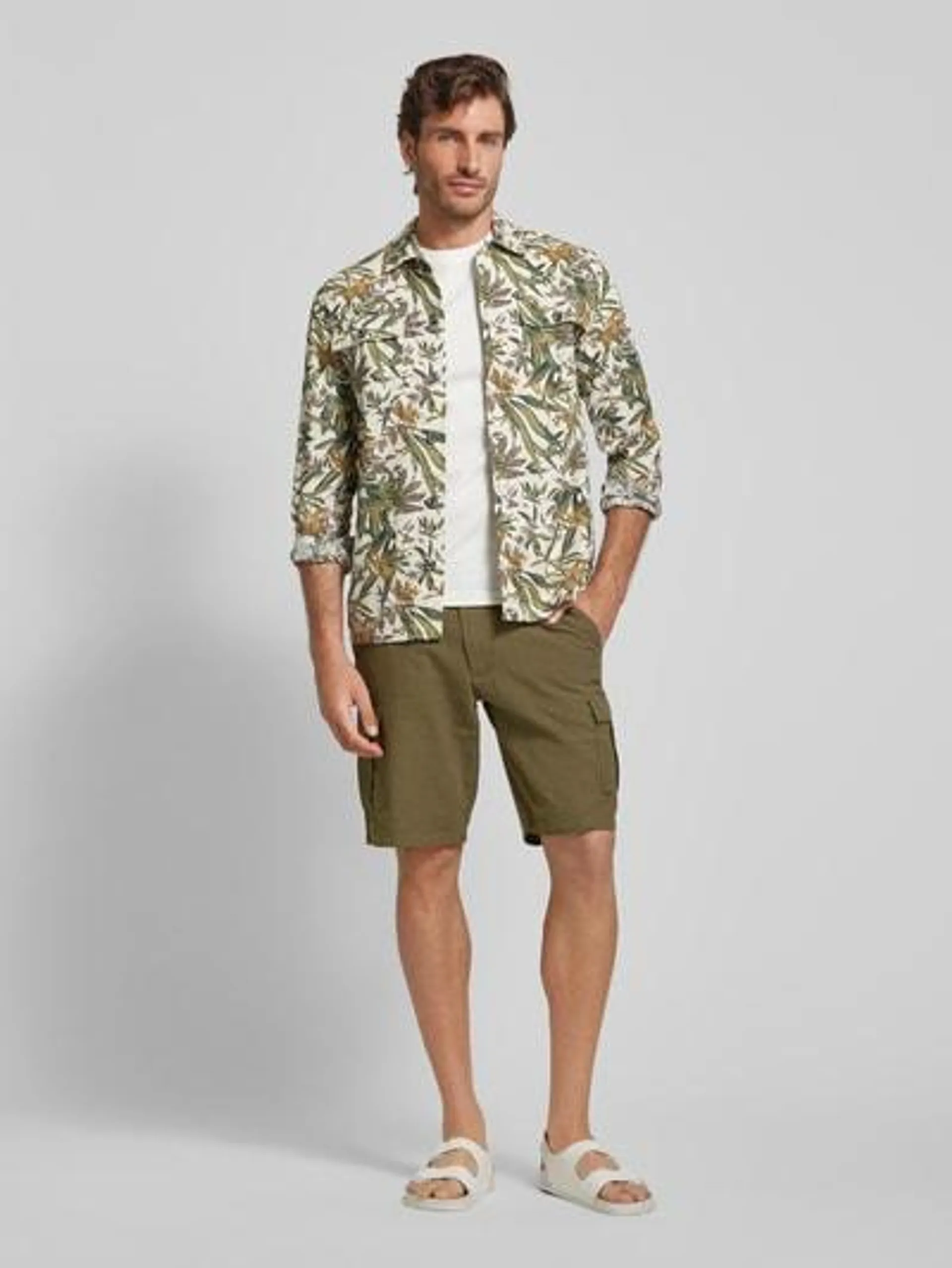 Regular Fit Leinenshorts mit Cargotaschen in khaki