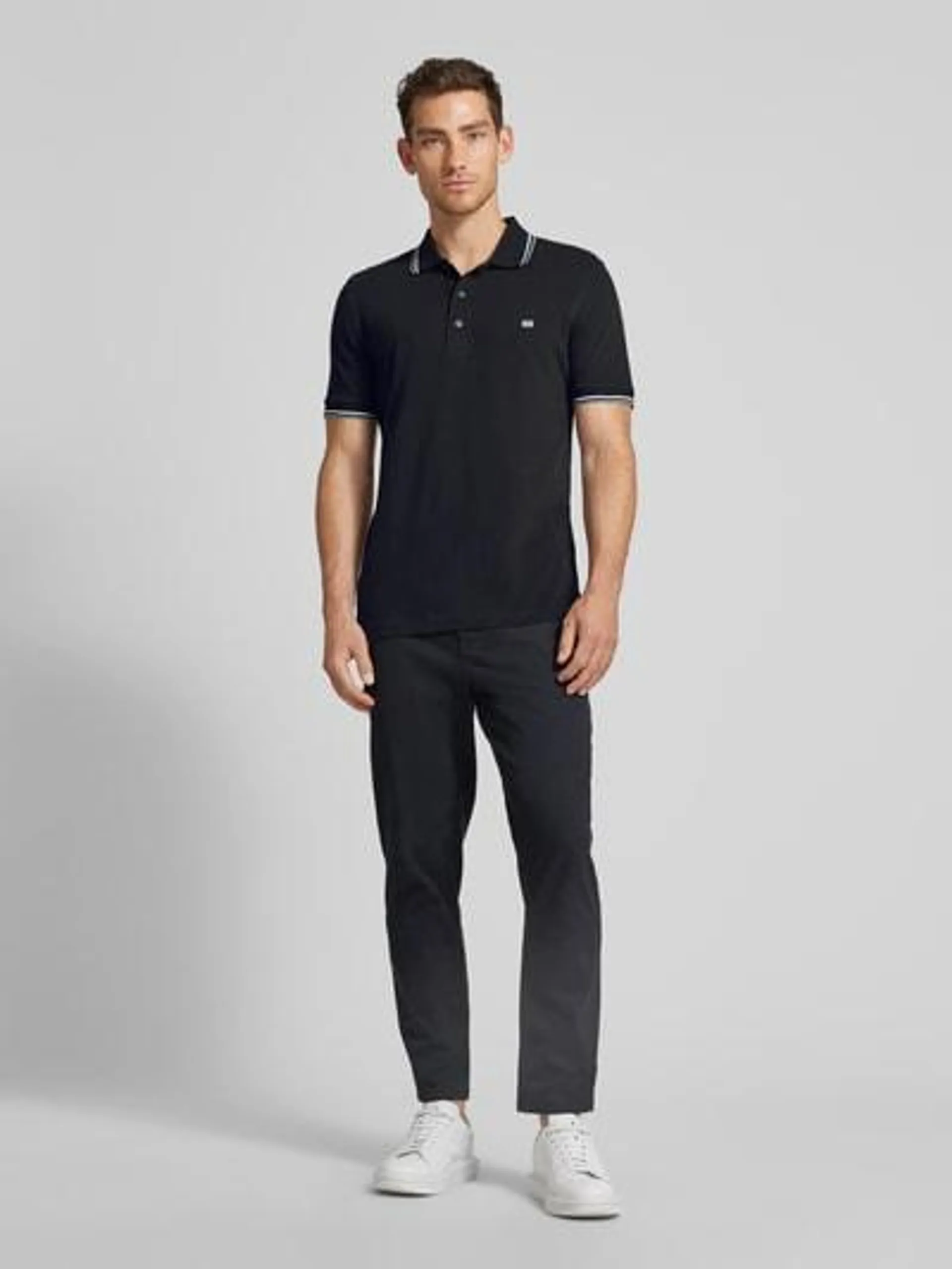 Poloshirt mit Label-Detail in black