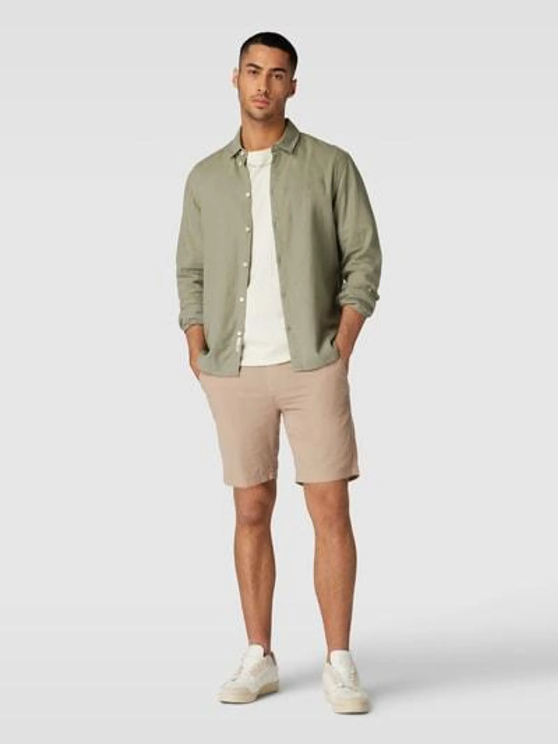 Bermudas mit Stoffgürtel in beige