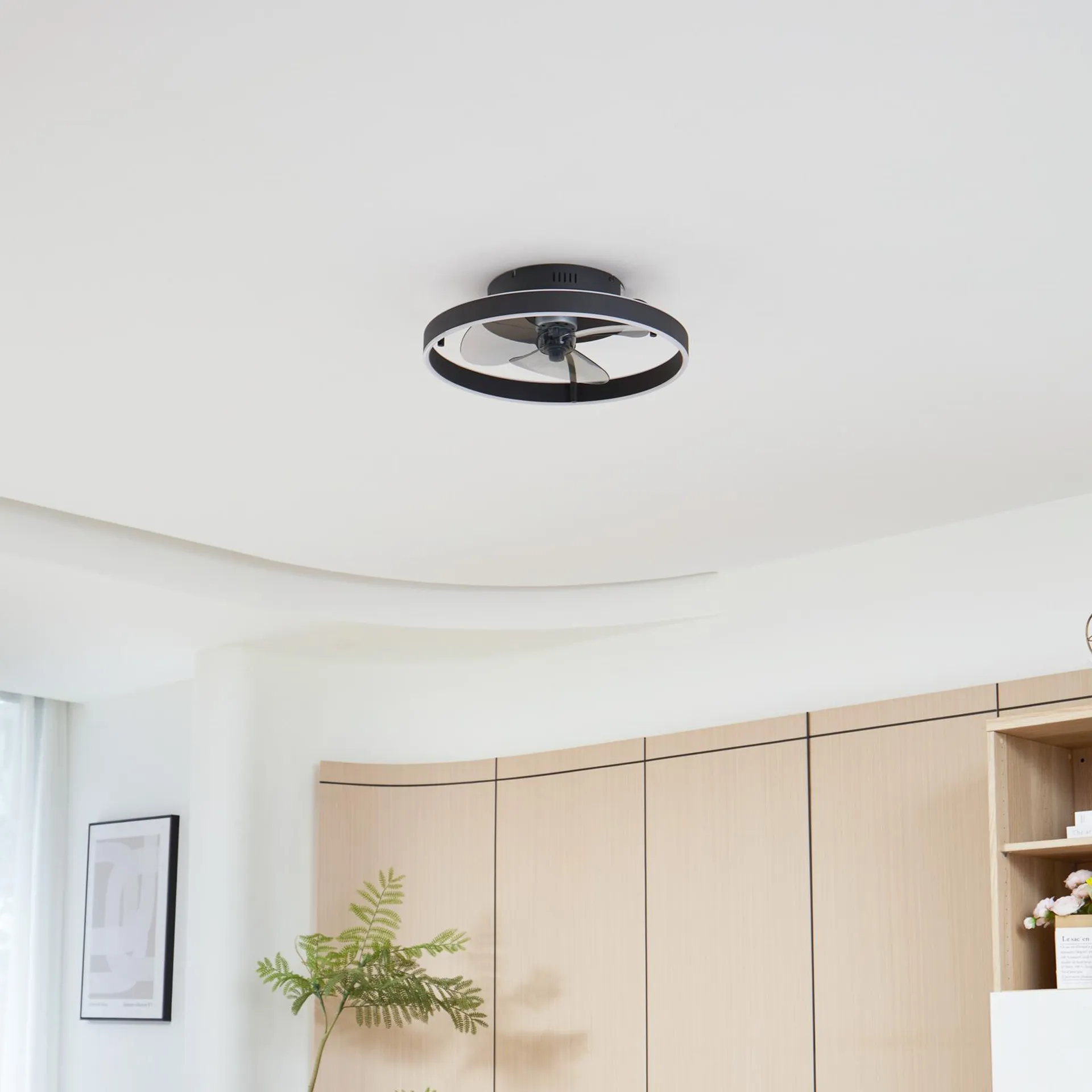 Lindby LED-Deckenventilator Momitu, schwarz, leise, Ø 14 cm