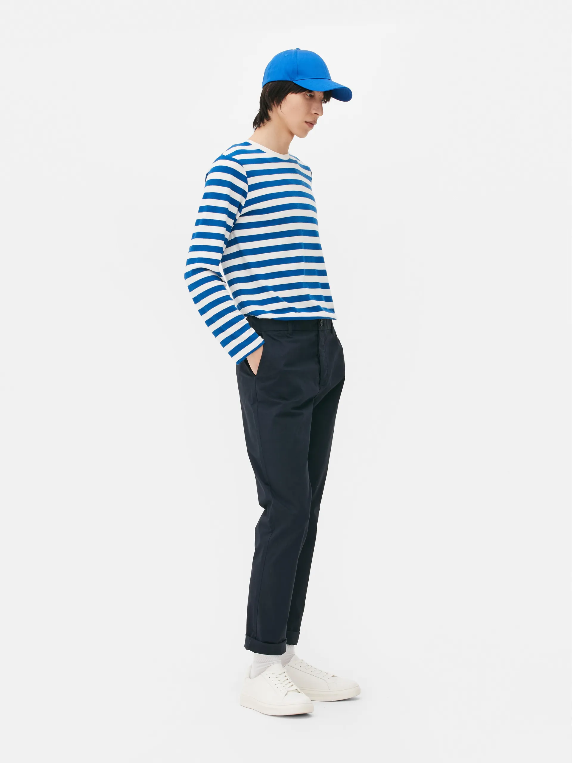 Mit dieser Slim-Fit-Chino aus Stretch bringst du lässige Vibes ins Spiel