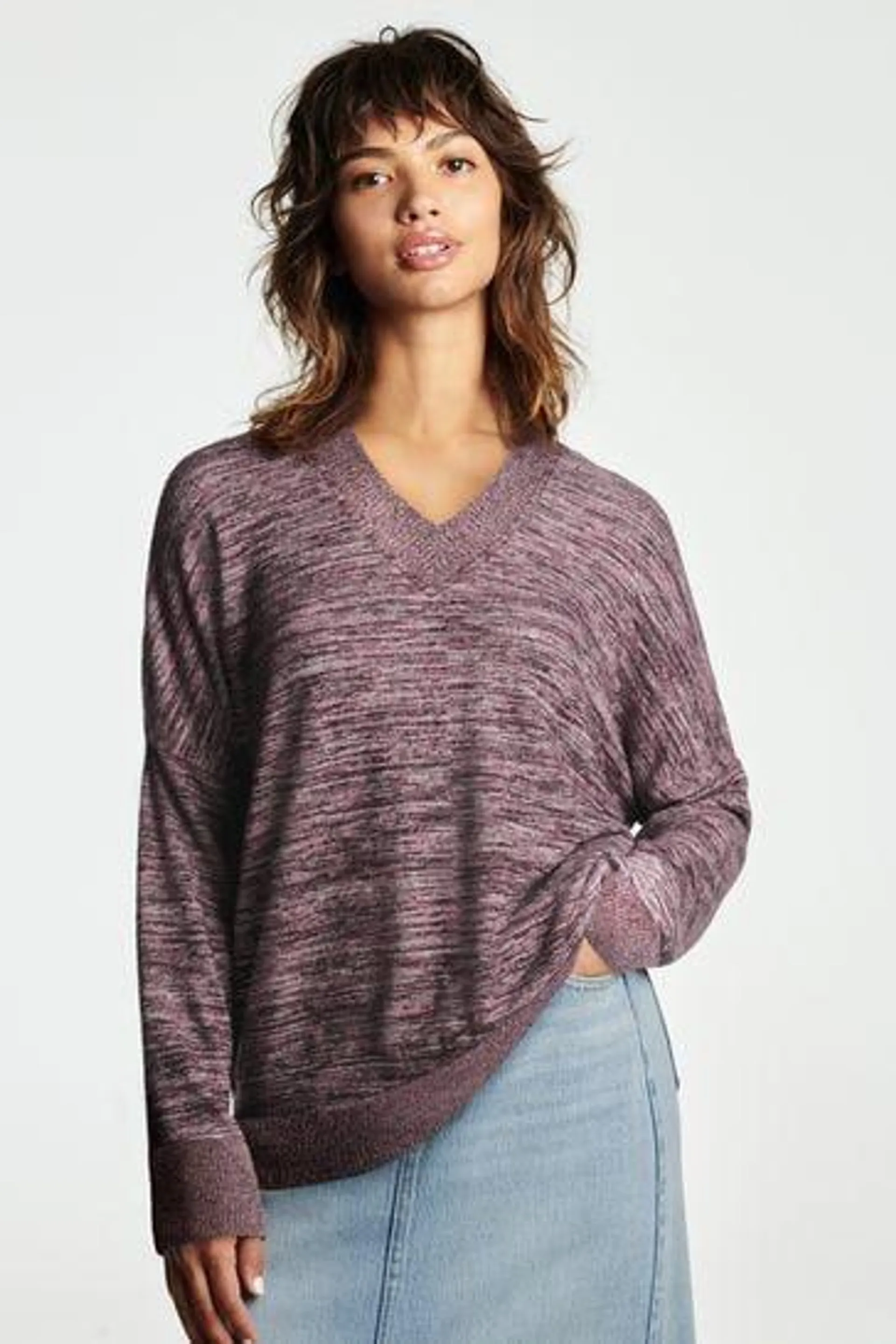 Kuschelig leichter Soft Touch Longline Pullover Top mit V-Ausschnitt​​​​​​​