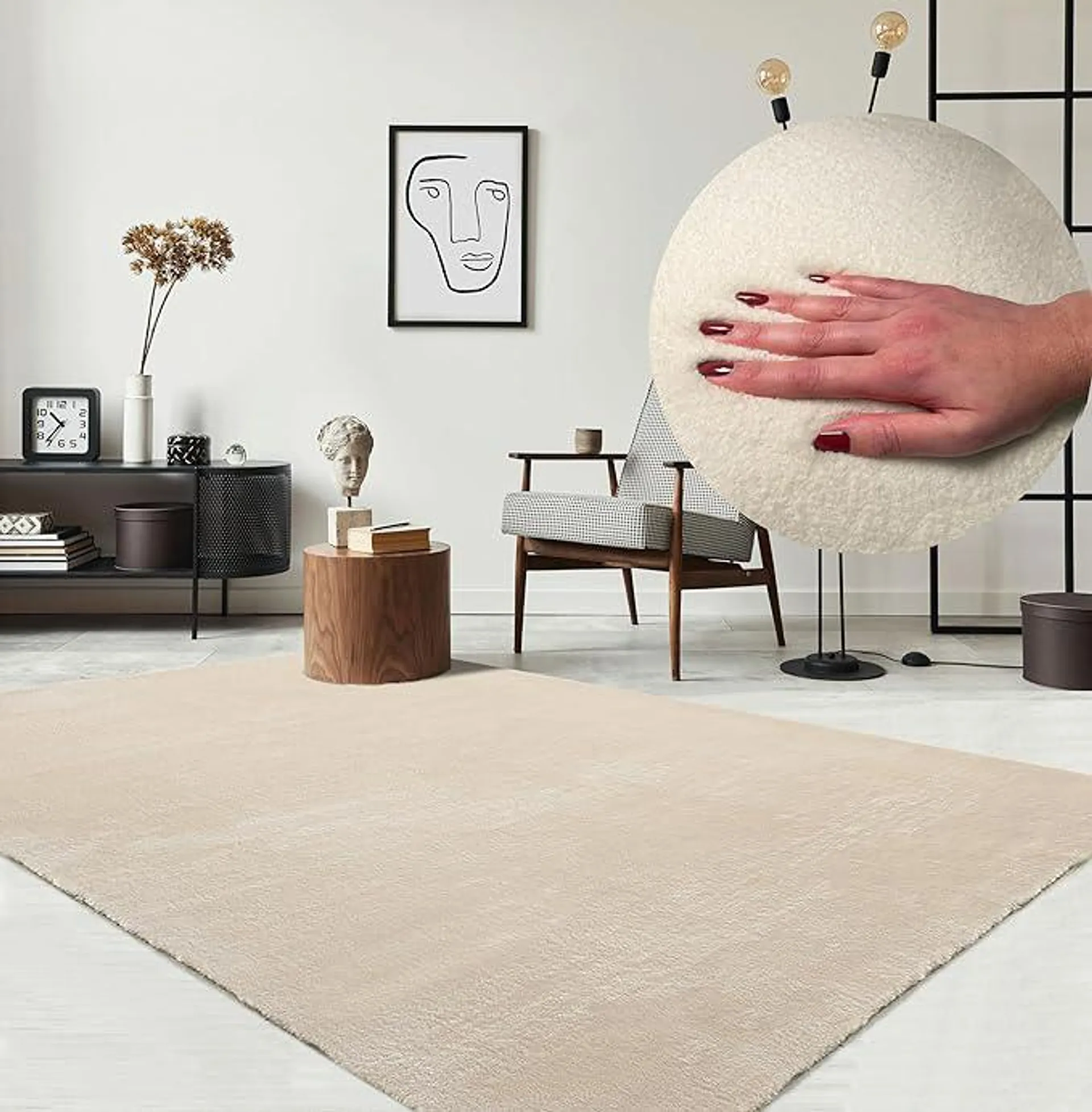 the carpet Relax kuscheliger Kurzflor Teppich, Anti-Rutsch Unterseite, Waschbar bis 30 Grad, Super Soft, Felloptik, Beige, 200 x 280 cm