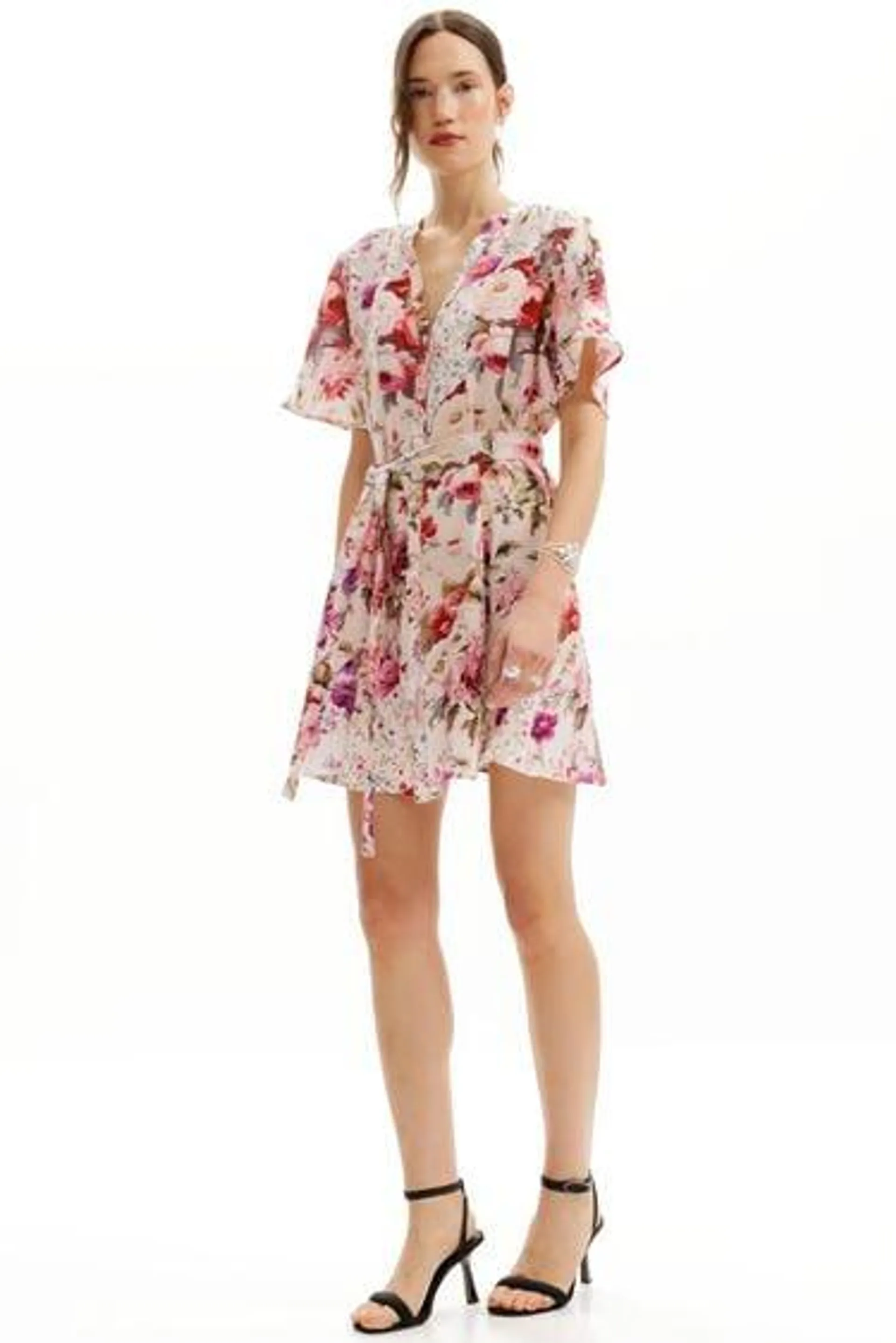 Short romantic floral dress.